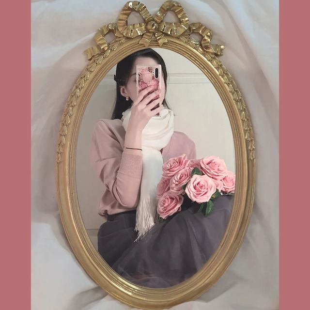 𝒯𝒾𝒹𝒹𝓎 on Instagram: "23.02.27 #티디룩 #gift 🤍 오늘은 @anycordi 에서 보내주신 머플러에 맞춰 입어봤어요🌸 기온이 오르긴했지만 아침엔 쌀쌀한 기운이 아직 남아있어서 머플러 간단하