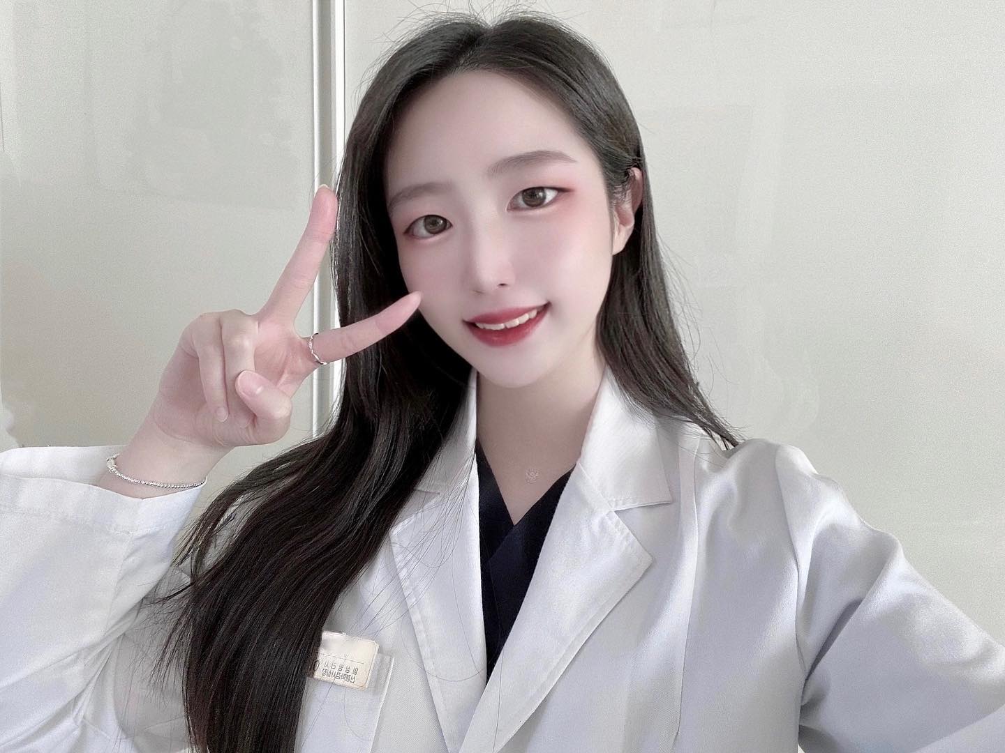 실장 승진 기념 셀카 - ❛˓◞˂̵✧