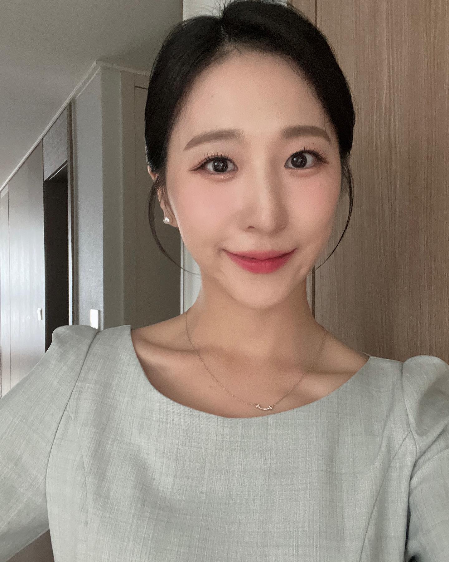 맘에드는건 여러개 투척!

💇‍♀️hair _______hji 
💄makeup soot.ee 
감사합니다 > <!!!