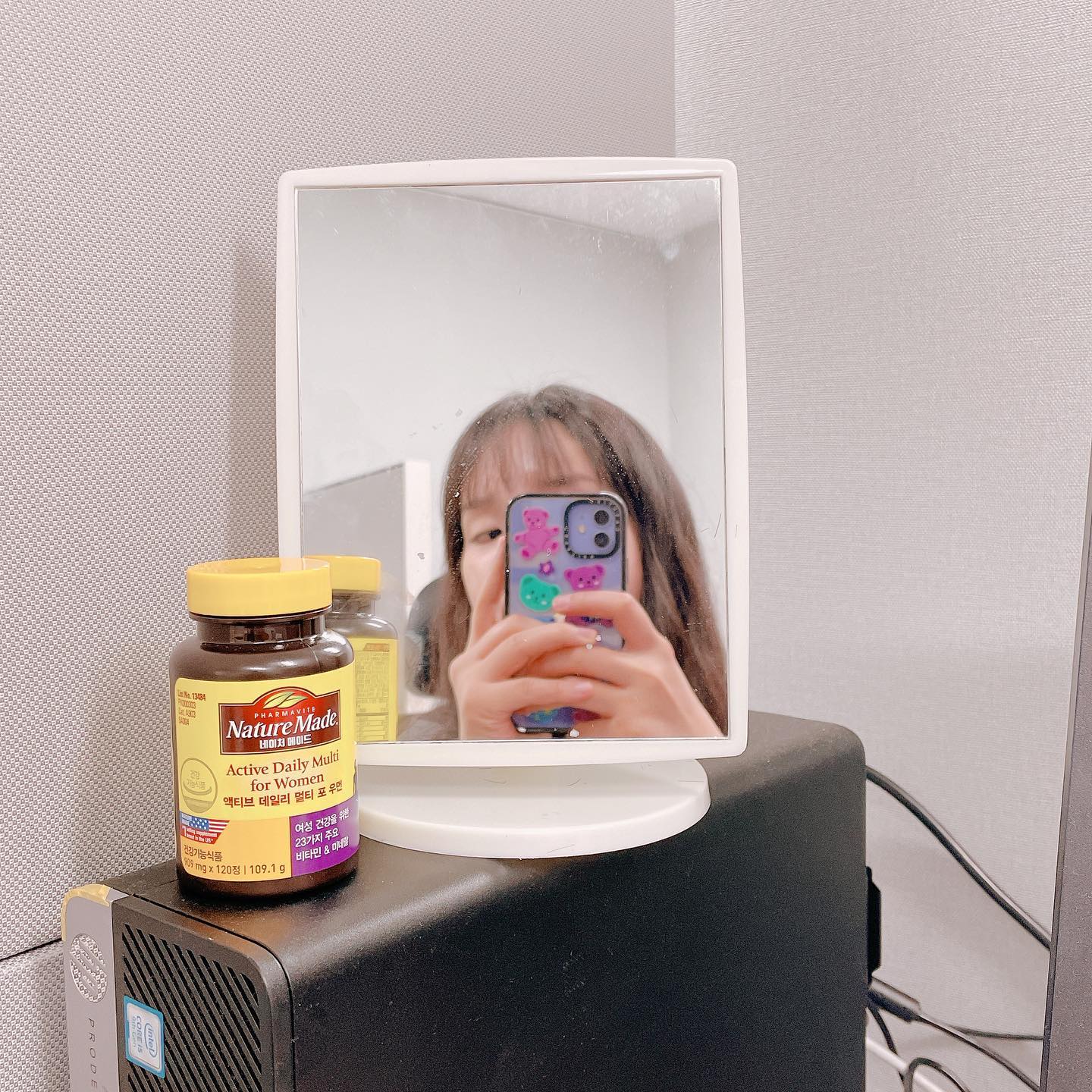 #협찬

하루가 머지 않고 바쁜하루를 보내는 요즘! 이럴때일수록 영양제는 잊지말고 챙겨야지! 😄

네이처메이드 액티브 데일리 멀티 포 우먼은 한국인의 1일 권장량을 지키고 한국인에 맞는 영양 설계로 탄생되었다는거~💊
새끼손톱만한 작은 알약으로 섭취가 수월하고 냄새도 없어서 좋음 :-)
하루 한번 두알만 챙겨먹으면 되니 건강챙기기 쉽다~👍

특히 항산화에 도움이 되는 비타민은 물론! 여성에게 특히 중요한 철분, 엽산까지들어있어만족 🩵

올리브영 등 드럭스토어 구매도 가능하고 공식몰 구매 시 전국 무료배송 + 첫 구매 10%할인 + 적립금까지!
공식몰에서 #안현모비타민 구매 후 건강 꼭 챙기세요! 

#네이처메이드 #종합영양제 #데일리비타민 #멀티비타민 #미국1위브랜드