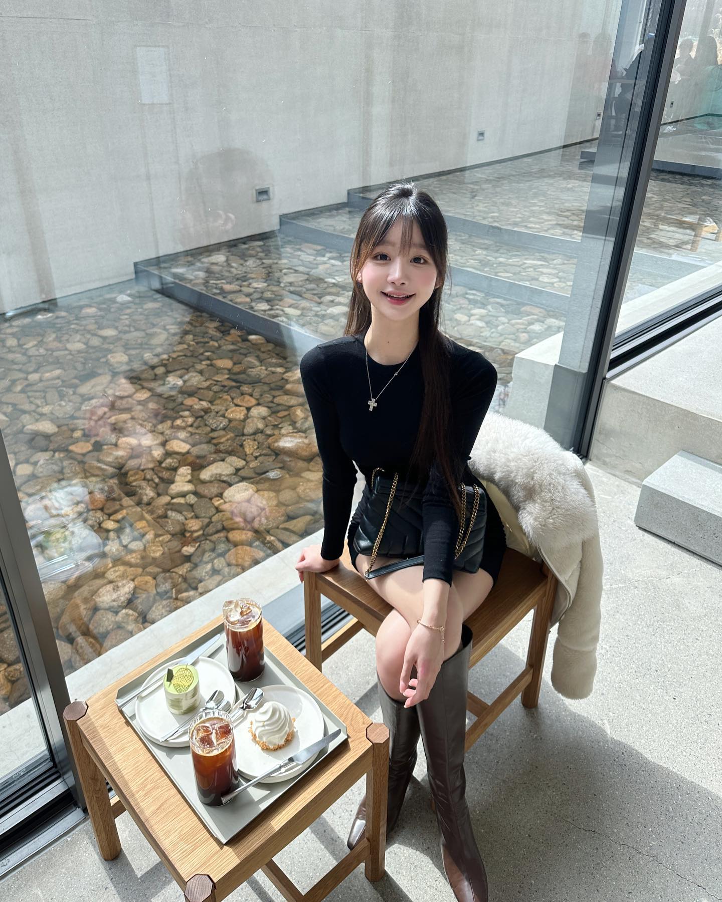 사진 찍으니까 갑자기 햇빛이 들어와써🤎