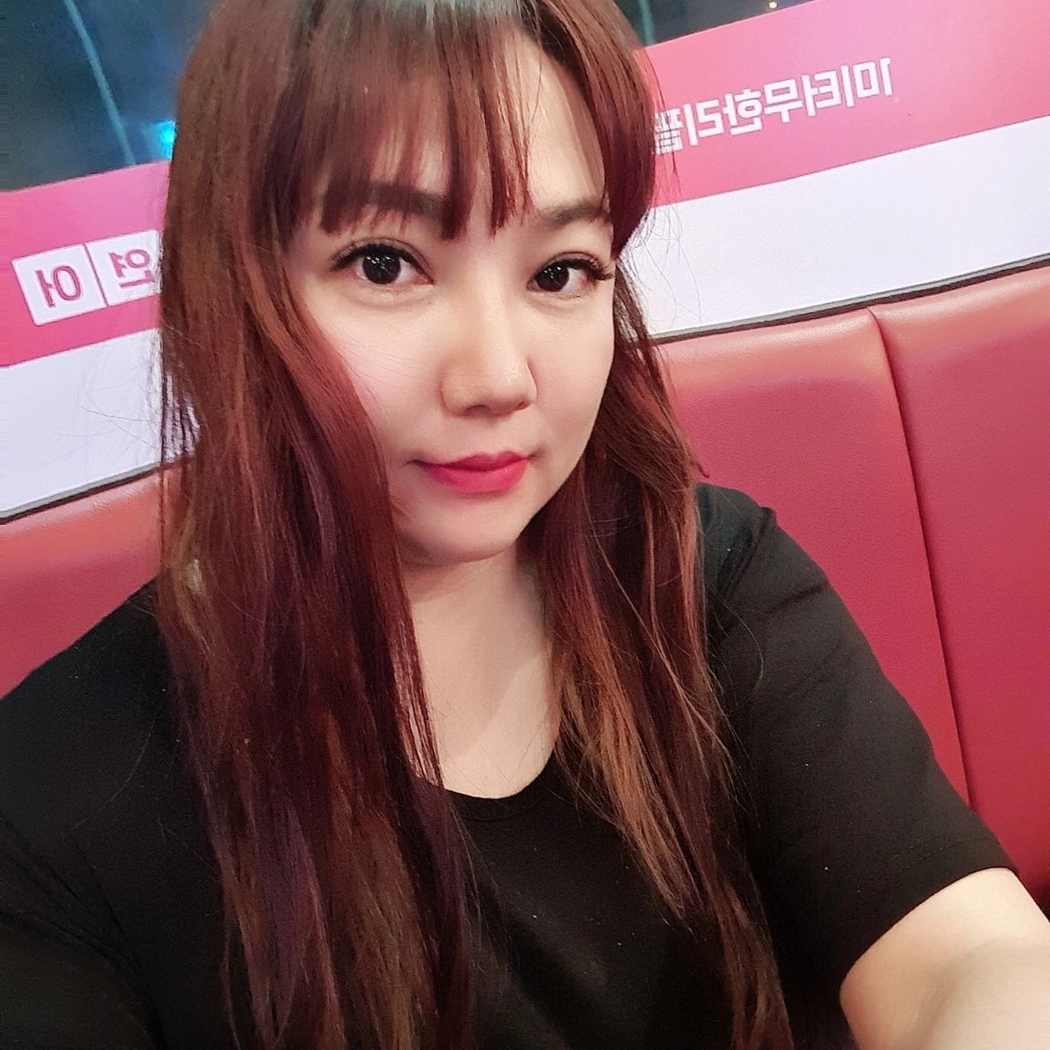 #협찬 #리뷰노트

속눈썹펌 시술 후 최소 2달 후 속눈썹연장 해야된다고 하셔서 미리 예약하고 어제 속눈썹 연장하고 왔어요^^
인계동에 위치한 속눈썹맛집 #유럽미뷰티
들어오자마자 고급진 피부관리실인줄 알았어요..ㅋ
내츄럴래쉬연장 jc컬 11m로 연장했는데 속눈썹 하나로 분위기가 바꼈죠?ㅎㅎ
역시 10년 경력의 원장님이라 그런지 솜씨가 대단하셔요👍🏼👍🏼
라인감이 예쁜 속눈썹 연장
유지력 좋고 이물감 하나도 없어서 연장한지 안한지 모르겠을만큼 너무 만족스러워요🥰
이벤트 할인도 하고있으니 속눈썹연장 하시고싶다면
유럽미뷰티 로 당장 달려가세요 :)
u_luvme_bt

.

#매교동속눈썹 #인계동속눈썹 #수원속눈썹 #내츄럴래쉬연장 #jc컬 #유럽미뷰티