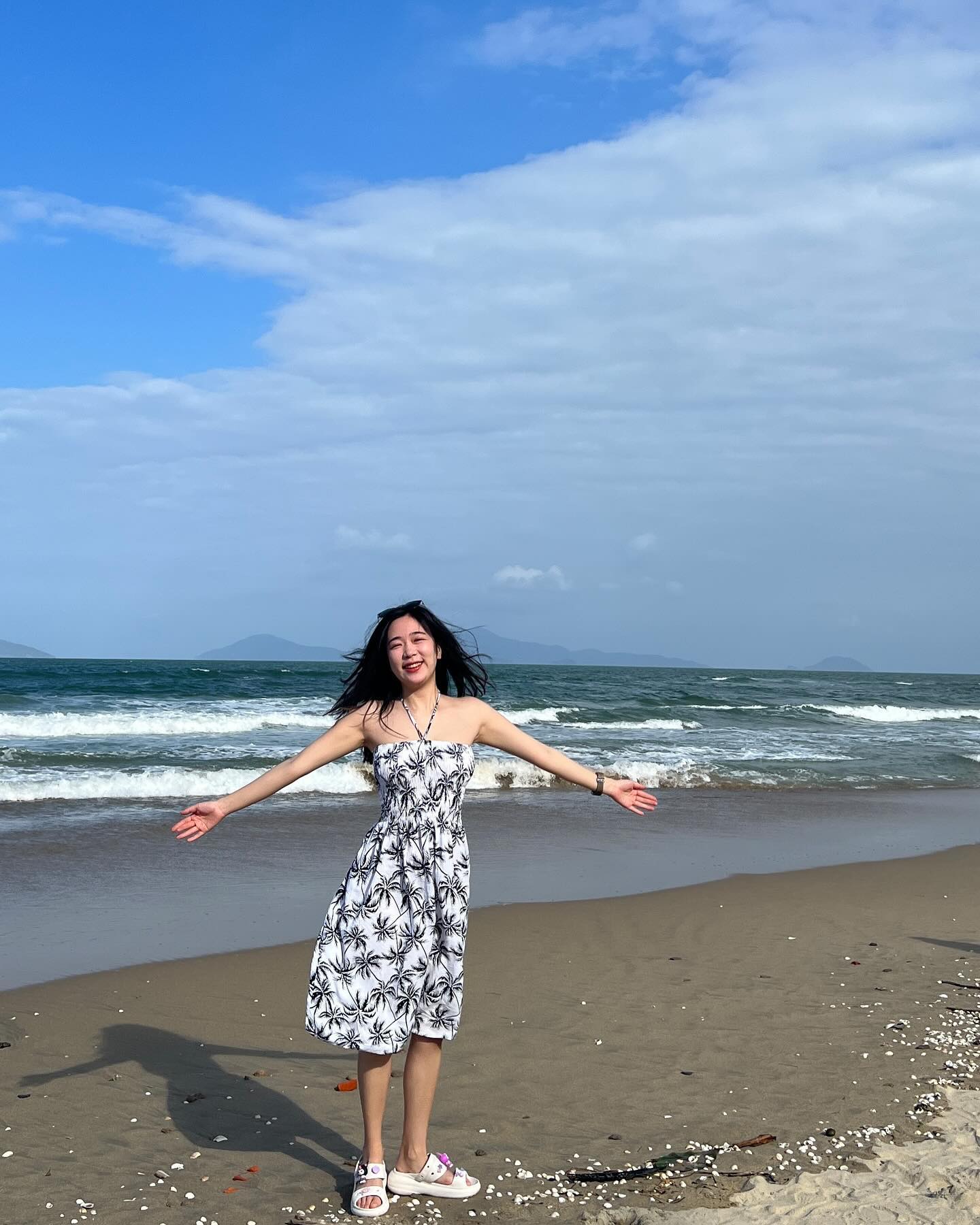 드디어 다낭여행 마지막 기록!
머리 산발이어도 좋쟈나~~~
잠깐 구경갔던 비치도 즐거웠고
망고빙수 맛집 숙소도 좋았다🩷

베트남 또 가야지😘