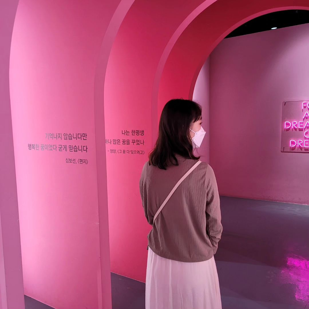#연말이다가온다 

시간이 너무 빠른거있죠
남은 한해 잘 마무리하기가 
목표 랍니다 ✌️ 

요즘 스트레스성 #과민성대장증후군 인가봐요 😂

배가 꾸르르륵 🫥🫥

스트레스를 덜 받도록 
노력해야겠어요 🥲

#아프지말자 #힘내요 
#소통좋아요 #소통환영🙌