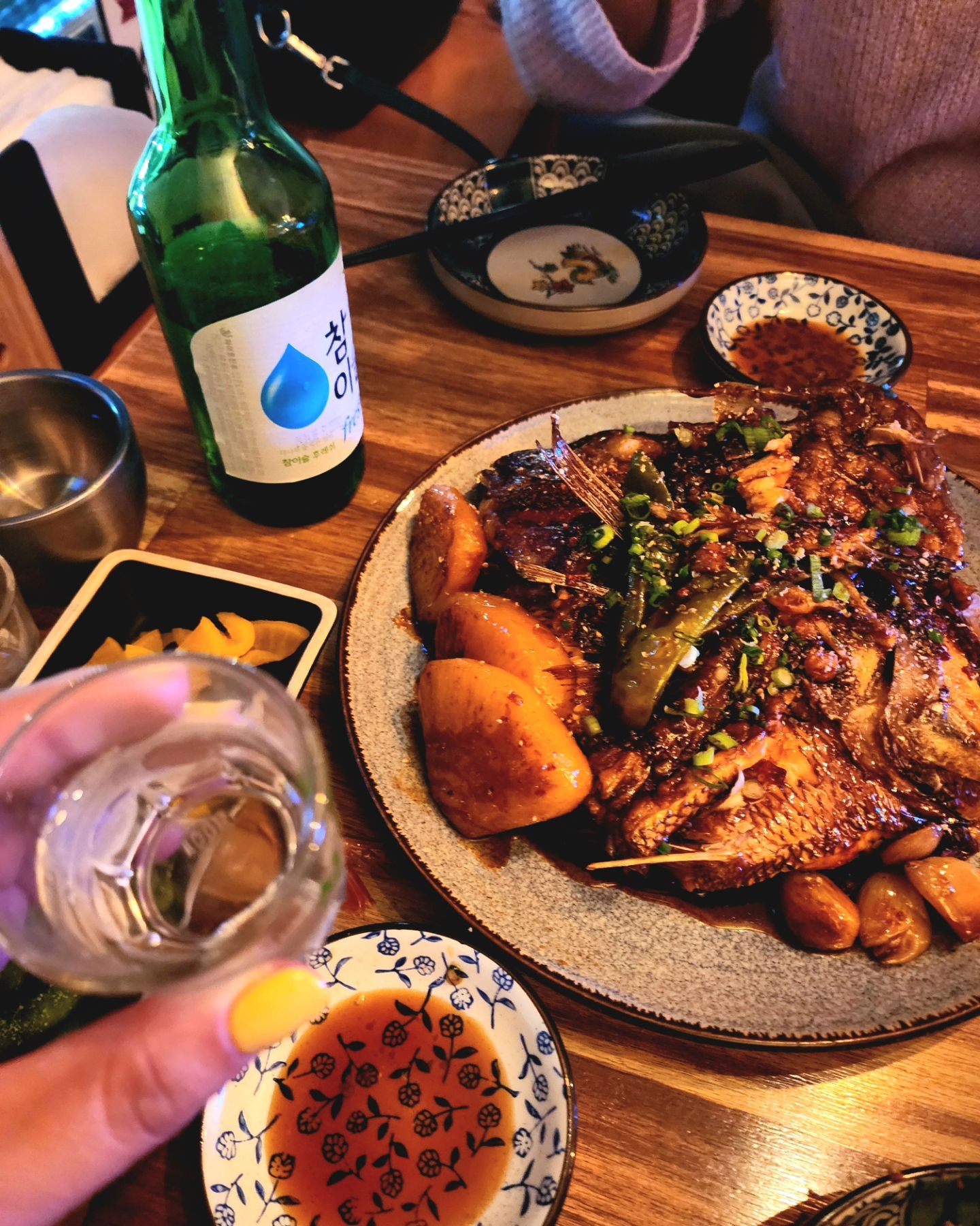 너무 맛있었는데 사진으로 다 안 담기네 🤔
#강태공의선술집 #모듬사시미 #도미머리조림 👍👍

#불금 #오늘 #일상기록 #일상 #일상공유 #f4f #f4fb #선팔하면맞팔 #소통 #맞팔 #소통환영 #인친환영 #꿀맛 #맛스타그램 #맛있다그램 #존맛 #소주 #alcoholic #소주한잔 #동네맛집 #맛집인정