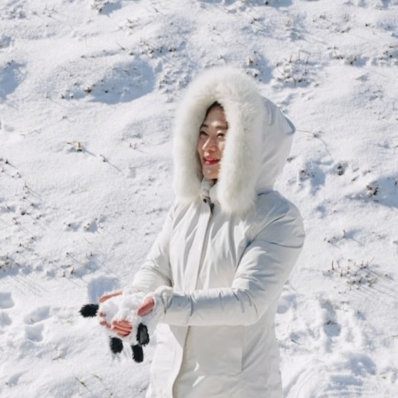 덕유산 설천봉 곤돌라는 실패했지만 이렇게 예쁜 사진은 건졌구먼😆 고마워요~ 내사랑❤️
🐻 #곰둥스냅 #신랑스냅 #겨울스냅 #눈꽃스냅 ❄️