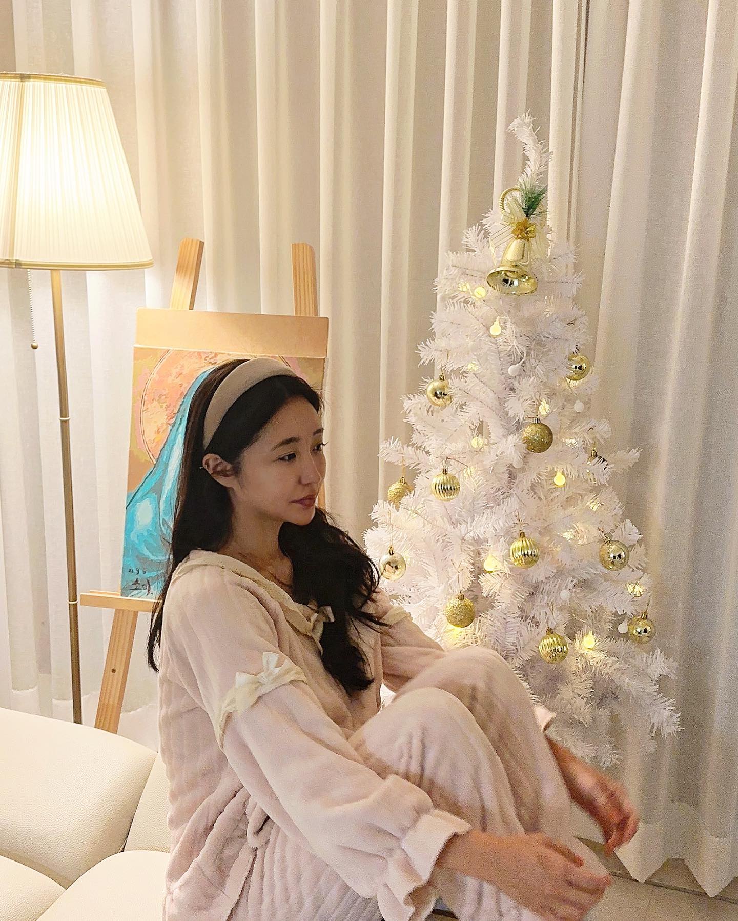🎄🎄
미리 크리스마스  맞이하기 완료🤭
화이트 크리스마스 이길 바라면서 화이트트리로 🤍
홈파티 추진하쟈구우🎂🤍
(생얼주의 )트리 만들구 넘신나쨔냐🫶

#크리스마스#트리#실제가더이쁨
#❤️#💚#❤️💚❤️💚#cute#christmas