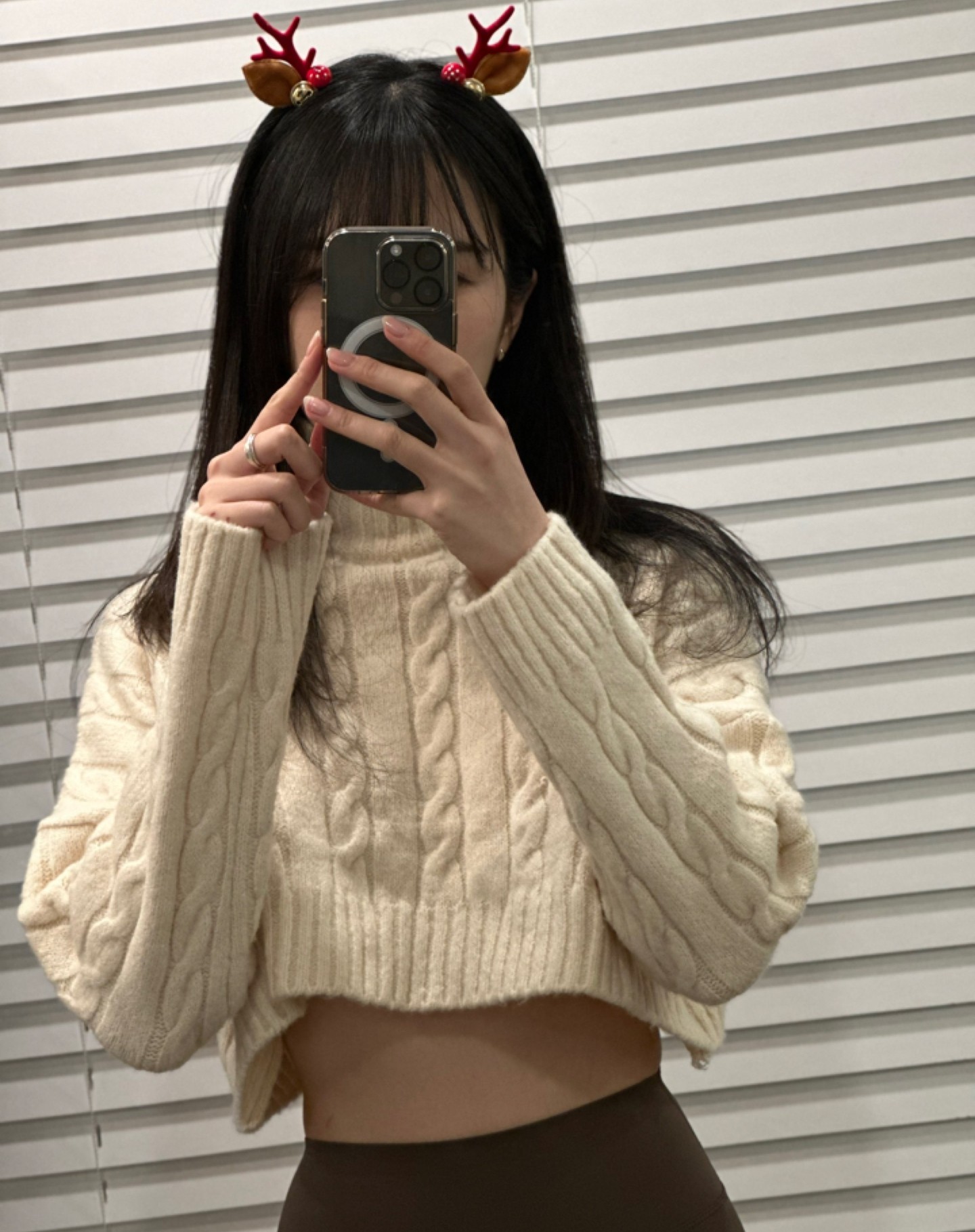 안녕하세요!
러너피트니스 입니다!

크리스마스테마로 바뀐
러너 귀엽지 않나요?

추운 겨울이 왔다고,
쌀쌀하다고, 운동 미루지 마시구~

추울수록 더 뜨겁게!
러너에서 몸을 녹여보세요 :)
.
.
.
.
.
💎자세한 사항은 편하게 문의 주세요💎
​
평일 : 07:00 - 23:50
토요일 : 10:00 - 19:50

𝐊𝐚𝐤𝐚𝐨: 러너피트니스
𝐓𝐞𝐥: 02.822.1602
𝐀𝐝𝐝: 서울시 동작구 양녕로 170, 홈플러스 B1
​