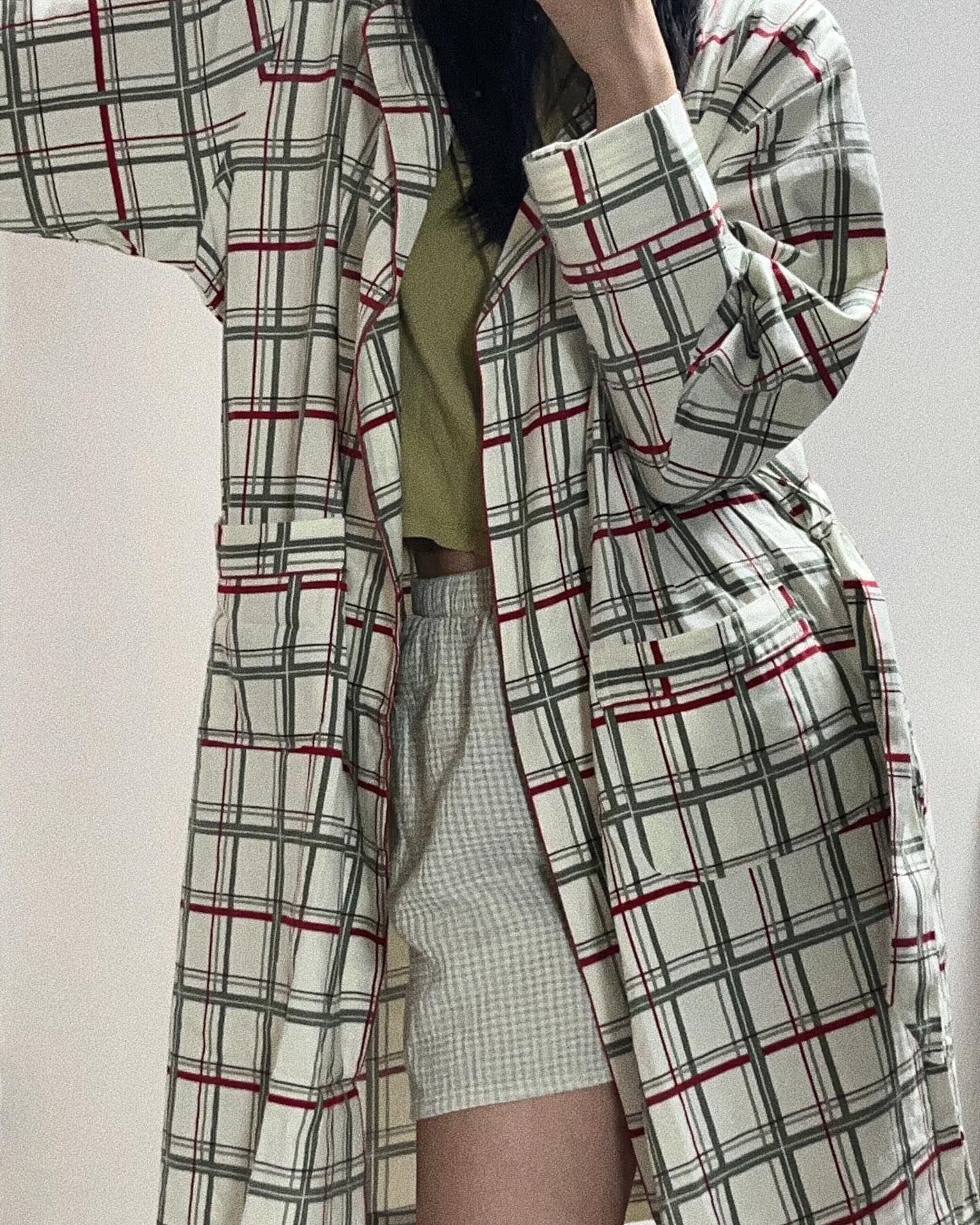 thanks to sundaylounge_now - 🧡

선물받은 #로브가운 걸치니 뭐야 뭐야 나 크리스마스 그 자체 아니냐구,, 넘무 편햐,, 전 이제 해리포터 보러갑미당🎄🎅🏻♥️

•• #선데이라운지 공식 온라인 스토어 신규가입 시 10,000원 쿠폰 + 3,000포인트 증정 이벤트 진행 중이니 #홈웨어 나 잠옷 장만하려하셨던 분들은 어서 구경가보세요 ••

#협찬 #파자마브랜드 #겨울파자마 #체크잠옷 #여자잠옷 #잠옷브랜드