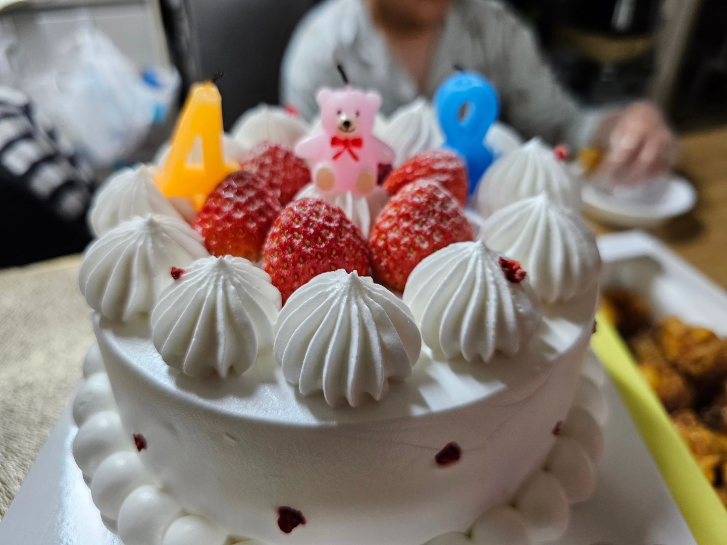 2024년 들어 가장 행복한 날...

우리 꼬맹이 중딩 지이가 알바해서 모은돈을 생일선물로...
감격이다...

해피 벌쓰데이 투 미...^^
.
.
#생일
#생일선물
#지이가준생일선물 #역시현금 #운동인플루언서 #캠핑스타그램 #캠핑그램 #감성캠핑 #캠크닉 #차크닉 #피크닉 #캠퍼 #camper #感性キャンプ #like4like #캠퍼이오 #캠핑블로거 #campinggear #camper #camping #금융치료 #일상