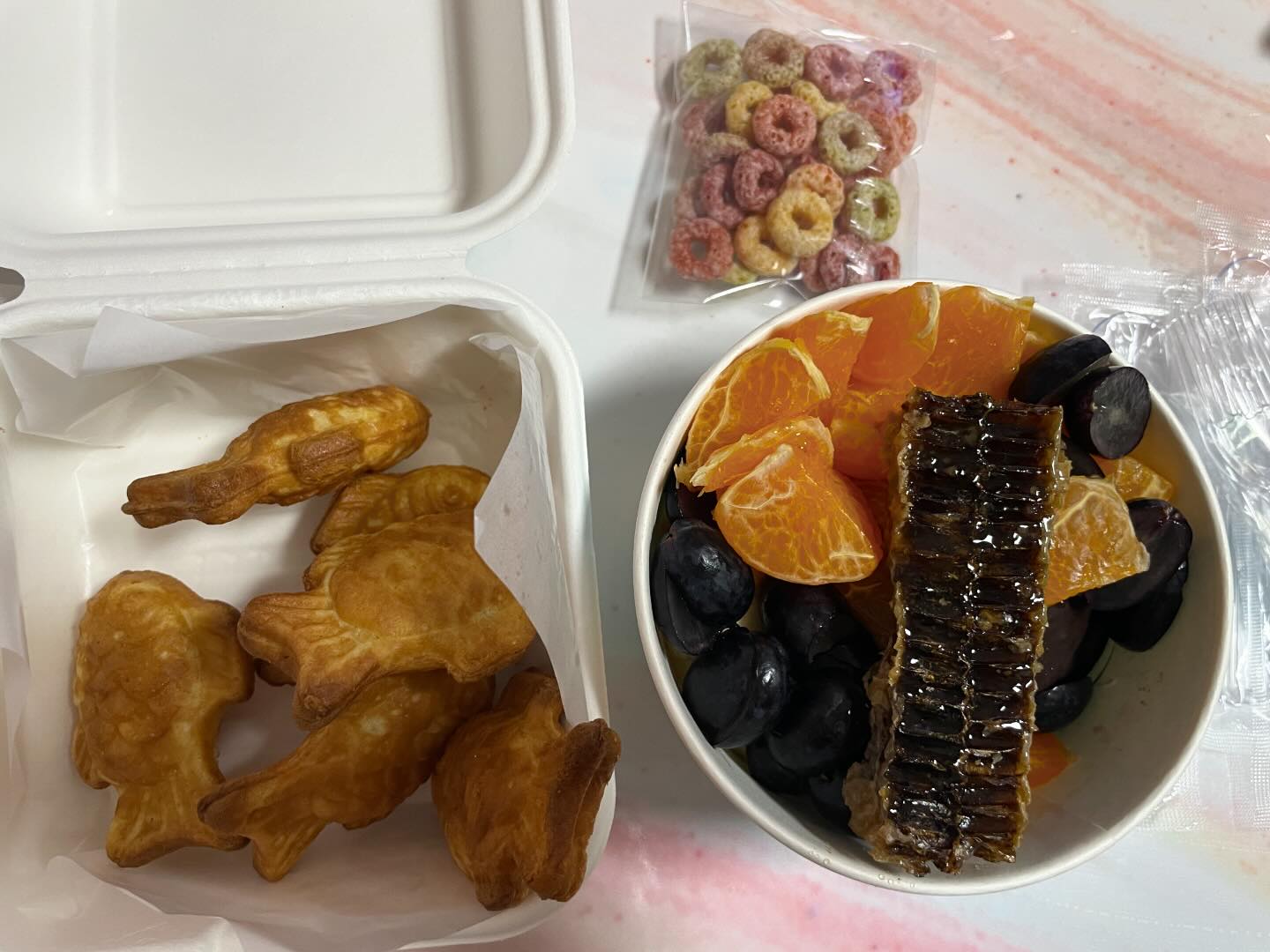 꿀이 땅겨서 땡겨서 먹은 #간식 맛있당ㅎㅎ#임당검사 내일인데 땡기는건 먹어야함 항상 건강하게 먹었으니까 한번쯤은 먹어도 되겠지? 근데 몸에 안좋은 것도 아님 꿀이랑 #천혜향 #슈크림미니붕어빵 #그래놀라 #블랙크림슨포도 #그릭요거트 ㅎㅎ
.
.
.
.
#과일 #사장님감사합니다 #건강식 #건강간식 #나는자연인이다 #여파 #꿀벌 #요거트 #꿀 #허니비 #honeybee #instafood