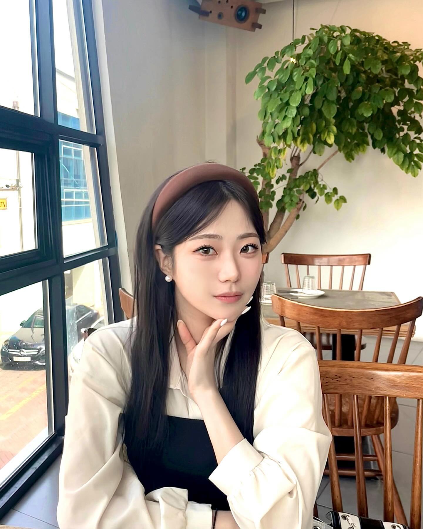 #협찬 dana_dongsungro
동성로에 분위기 좋은 레스토랑 다녀왔어요
화학 조미료 안 쓰셔서인지 깔끔담백한 맛 ෆ
점심 때 갔는데 통창 유리로 되어 있어서
햇살이 들어와서 좋더라구요 .. 🤍
먹다보니까 2층인데도 손님들 꽉 차서 대기하던 맛집 !
다음엔 저녁에도 가봐야지 .. 🤍🫧
#대구동성로맛집 #동성로맛집 #동성로레스토랑 #동성로파스타 #동성로스테이크 #동성로피자 #다나 #다나레스토랑#스토리앤체험단#스토리앤미디어