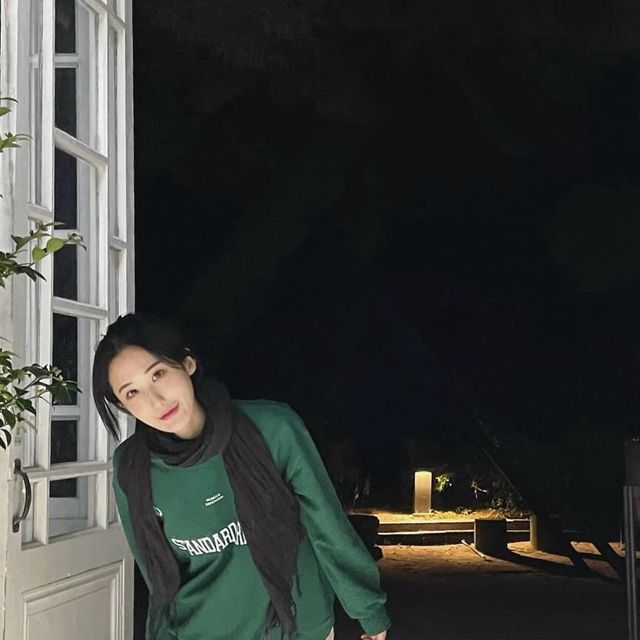 @rb_fl_ on Instagram: "#광고 가을에 입기 좋은 맨투맨 🍂 @standarderror_official ㄴ 고품질 원단을 이용하여 국내 자체 제작 ㄴ 자사에서 개발한 편직 공정에 코마사실 사용 ㄴ 텐터/덤블 워싱 색감이