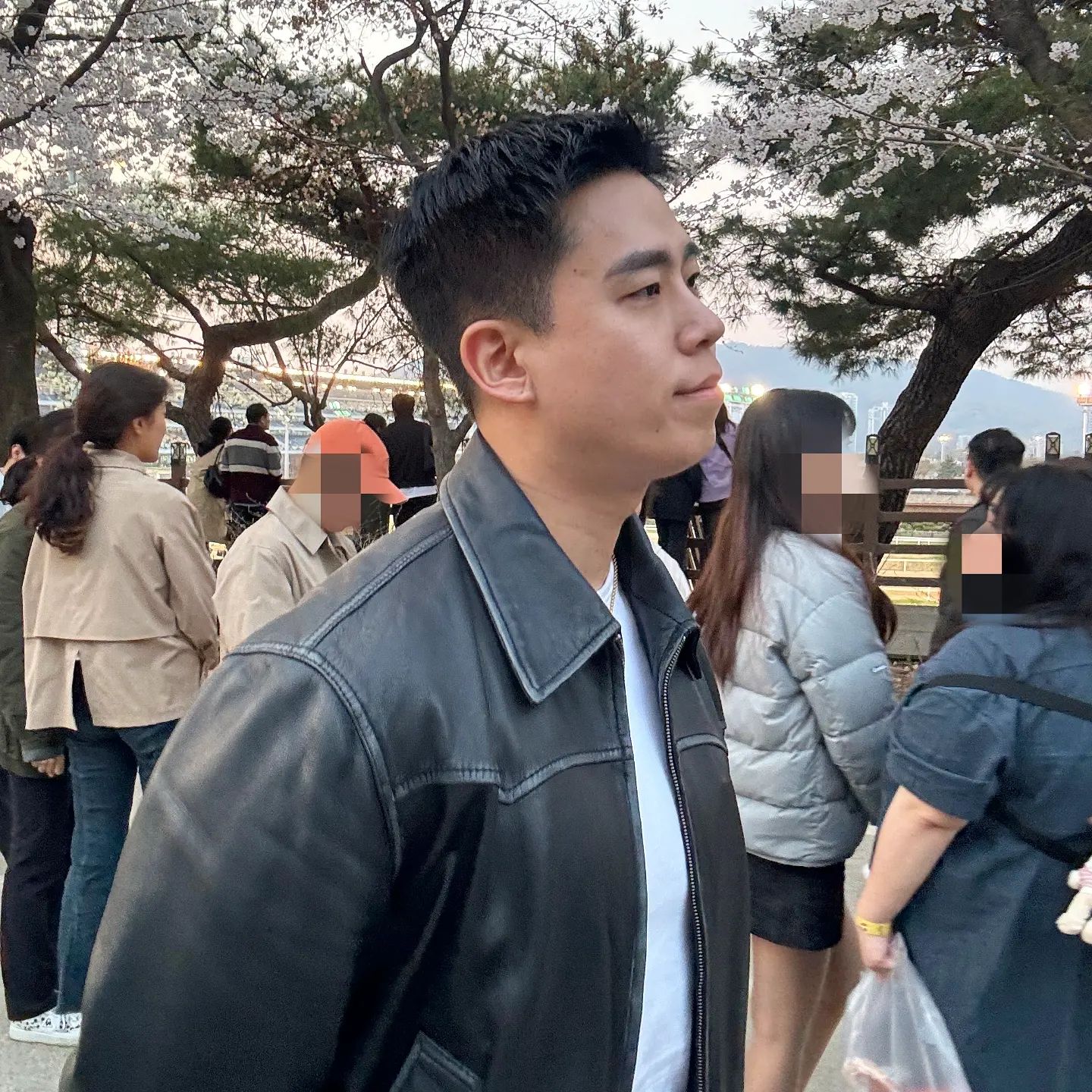 벚꽃은 너무 예뻤지만
사람 때문에 기빨리네
#렛츠런파크서울 #벚꽃명소