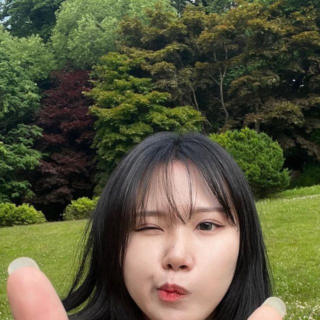 지현이요 on Instagram: "햅삐햅삐 금요일"