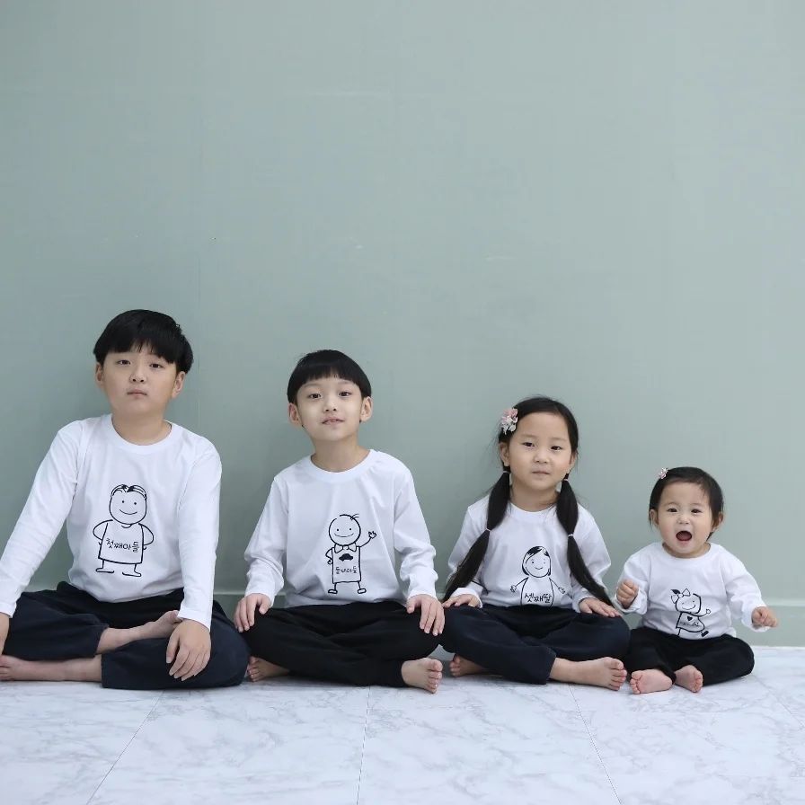 돌사진2

하령이 붓잡다♡

첫째 돈
둘째 돈
셋째 붓
넷째 붓ㅎㅎ