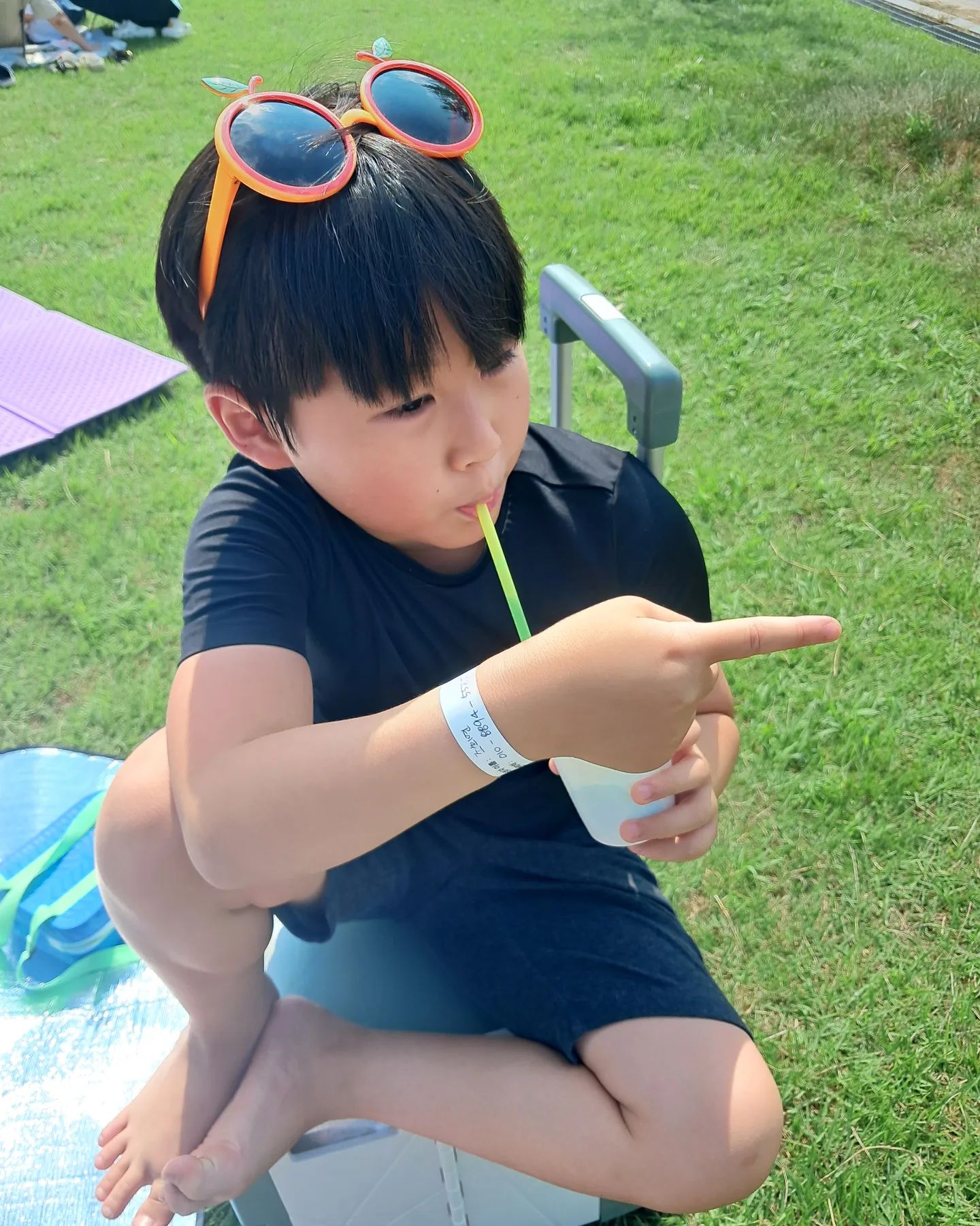 너의 패션룩 잘생김
.
.
.
#잘생김#모델처럼 #사진 #잘나왔다 #선글라스 #슬러시 
#여름즐기다 #패션룩