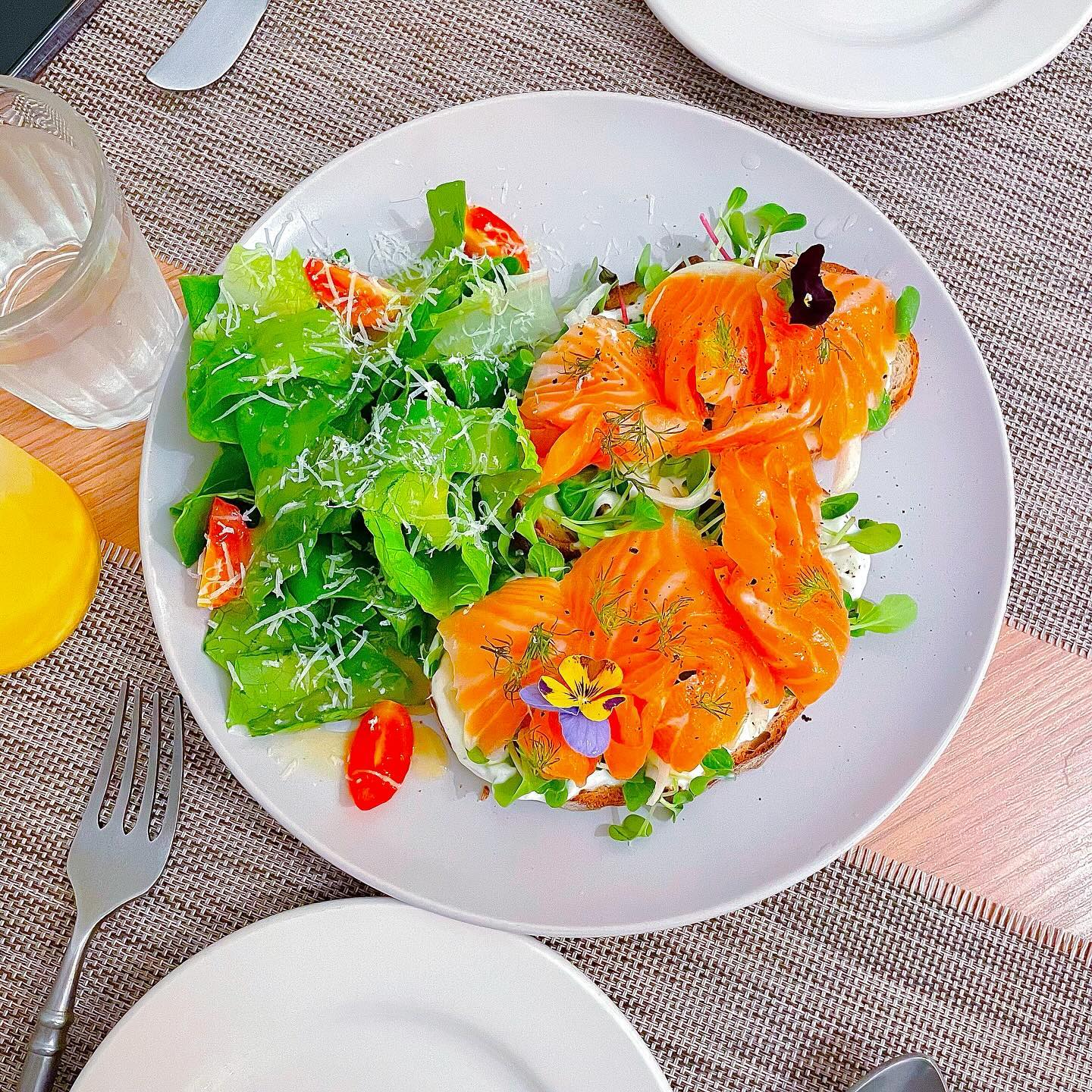 🧾🥙 그릭 연어 타파스
예림이 픽은 이거 담백하고 맛있음^^
