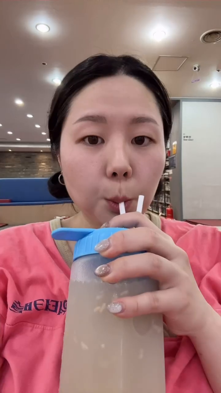 BYE 2023 HELLO 2024

하필 A형 독감에 걸려서
연말을 제대로 즐기진 못했지만…
너무 빨리 지나가버린 2023년 안녕👋🏻

그나저나 1년만에 머리 많이 길렀다!!!