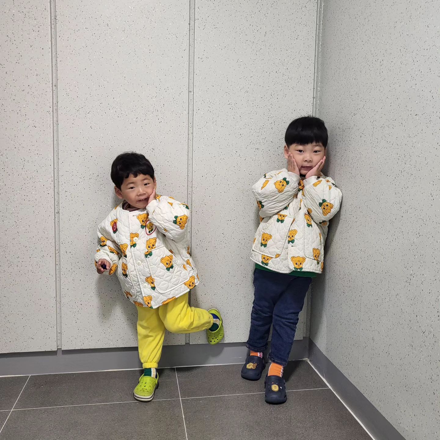 윤성이랑_윤후랑
.
.
.
윤윤이들
그간의 등원샷

#윤성이랑_윤후랑 #어린이집 #등원 #등원사진