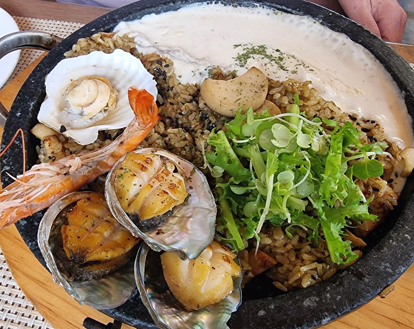 [대전 동구 하소동에 있는 허브향기]제주활전복밥 , 새우 완탕 수제비  만나엘 돈가스  맛있게 먹고왔어요  세트메뉴와 다른 맛있는 메뉴들도 있으니 방문하셔서 한번 드셔보세요😍😍