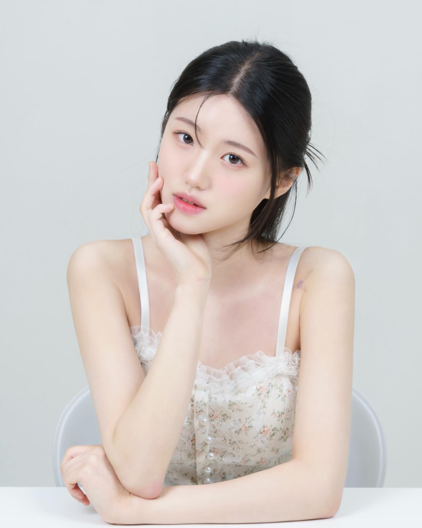 뷰티 촬영 👁️💖

블랙,베이지 렌즈 착용하고 촬영했는데 차이가 보이시나요…?!👀

📸 kissat.lv 
💄 qux.mup