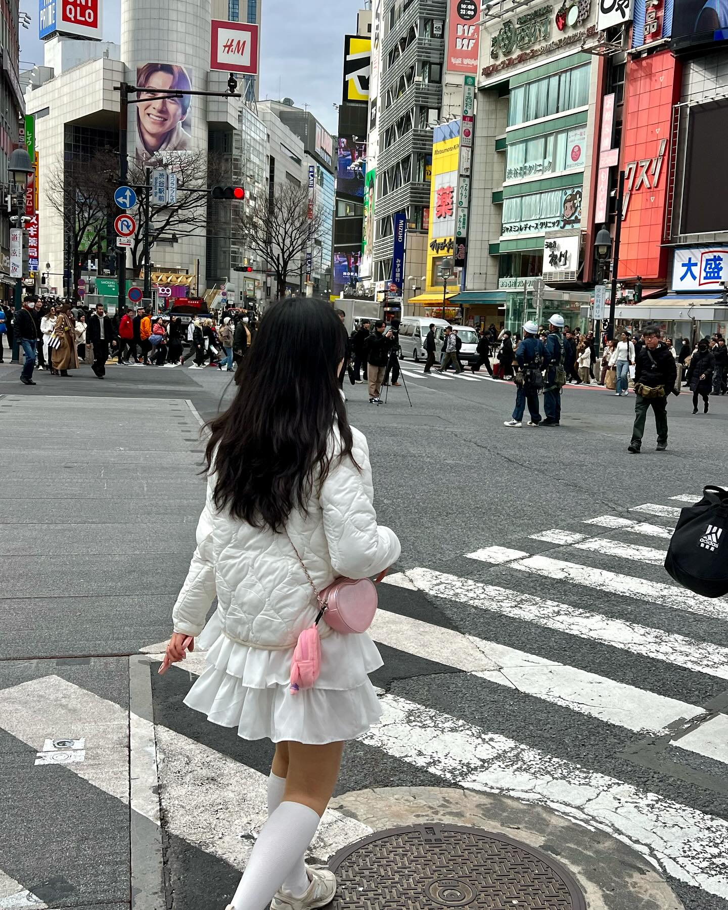 시부야 스크램블 교차로 🏙️🏙️
생각보다 작았지만(?) 신기했다🙆🏻‍♀️
현실은 사람들 넘 많아서 건너다가 치임,, 마지막 영상 참🤣고