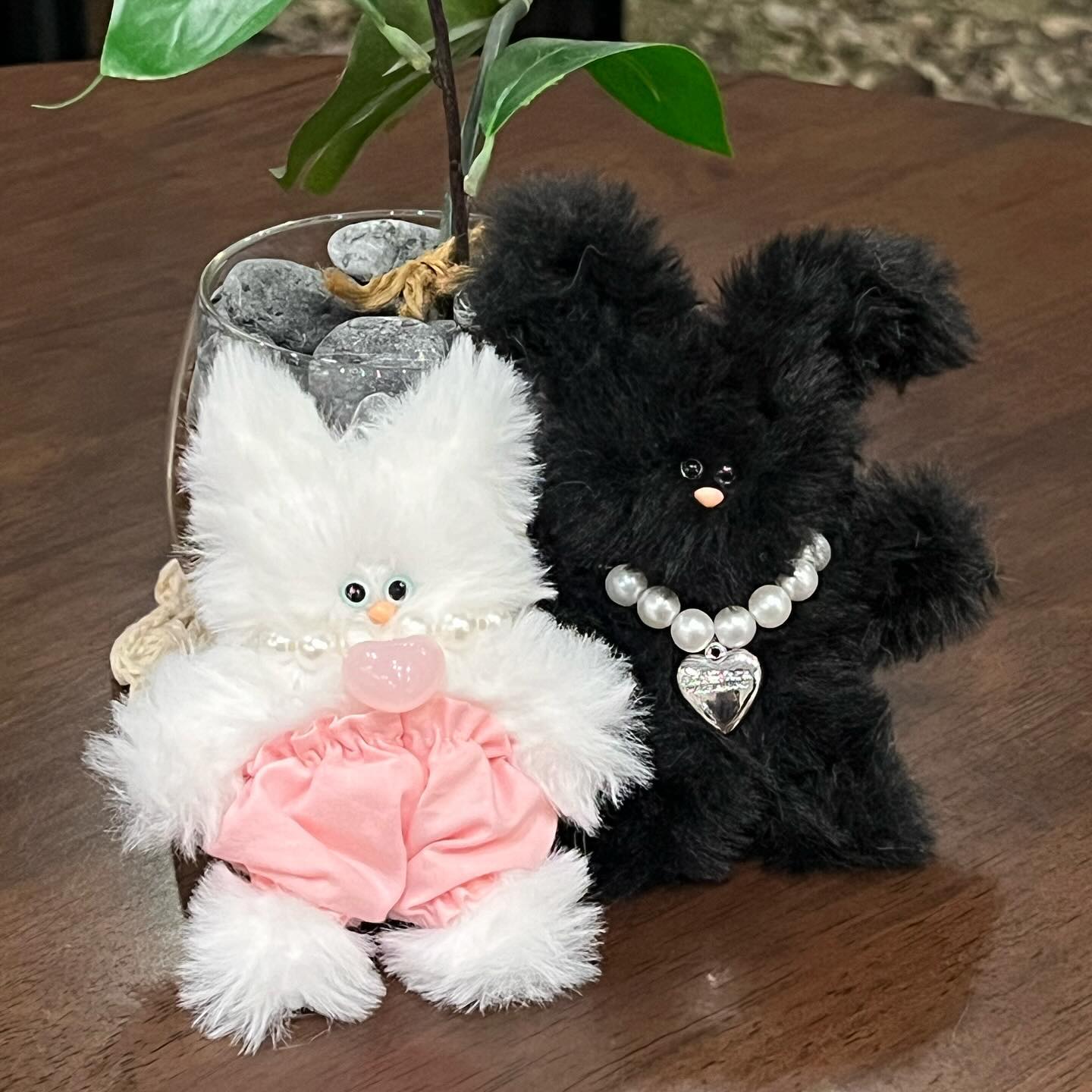 모루인형 제작

#모루인형 #토끼모루 #고양이모루
#키링 #귀여워 #고양이 #토끼