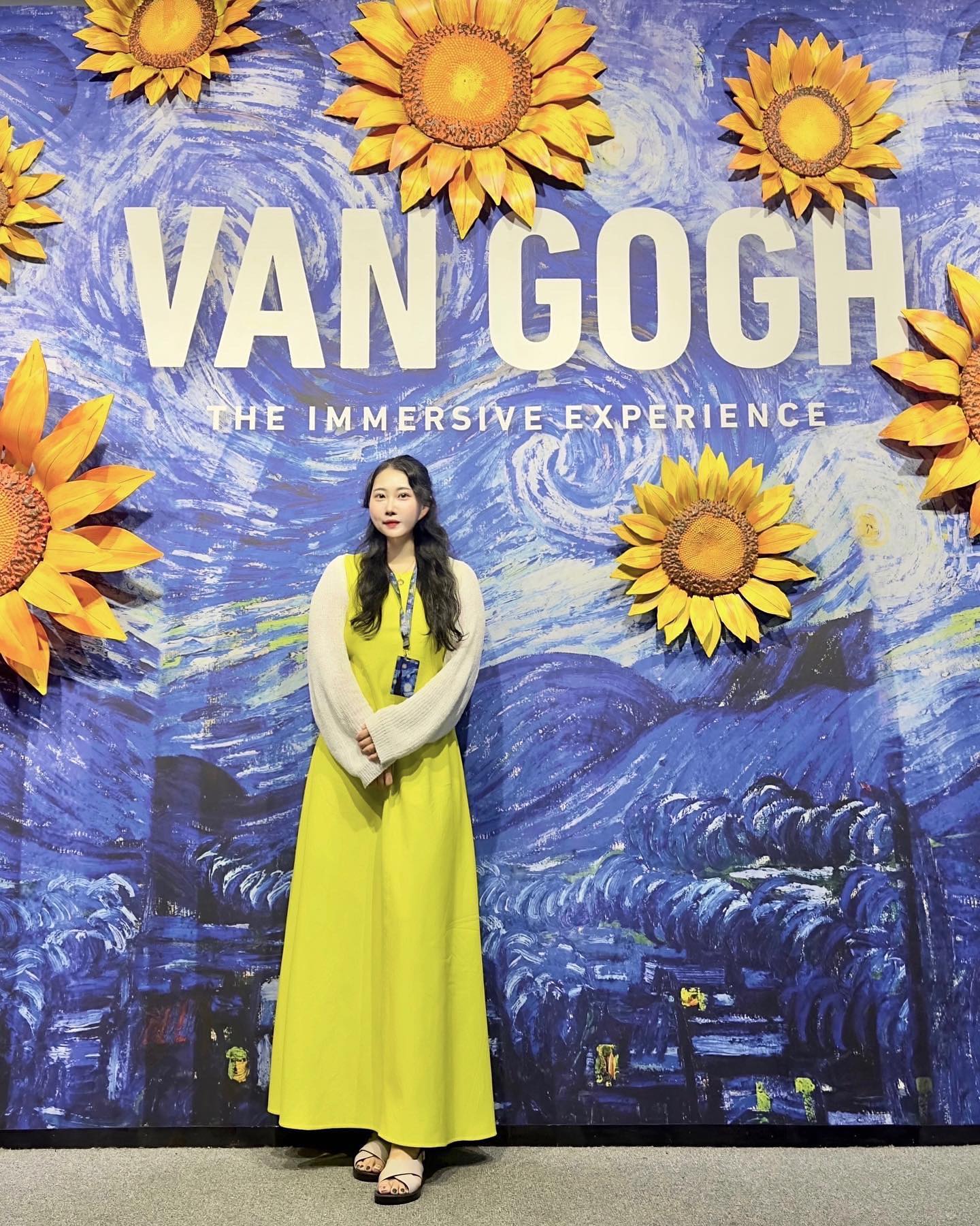 🌻🌻🌻
<반 고흐, 더 이머시브 시즌2 >
세계적으로 사랑받는 후기 인상파 화가 
반 고흐의 생애와 명화 200여점을 구현한
미디어아트를 감상할 수 있는 반 고흐 전시회 

유명한 작품이 많아 캔버스 속으로 빠져 들어요 
반 고흐 작품 중 제일 좋아하는 별이 빛나는 밤
빛과 색채놀이 VR체험도 함께 즐길수 있는곳
여름에 시원한 실내데이트 장소로 추천해요 

▪️기간: 2023.12.28~2024.09.01
시간: 화~금 10:00 - 18:30 (입장마감 17시) 
주말•공휴일 10:00 - 19:30 (입장마감 18시)
장소: 경기도 광명시 일직로 43 일직동 
GIDC광명역 G층 A동 (주차가능)

#GIDC전시회 #GIDC #광명데이트 #광명전시회
#데이트코스 #실내데이트 #포토존 #반고흐전시