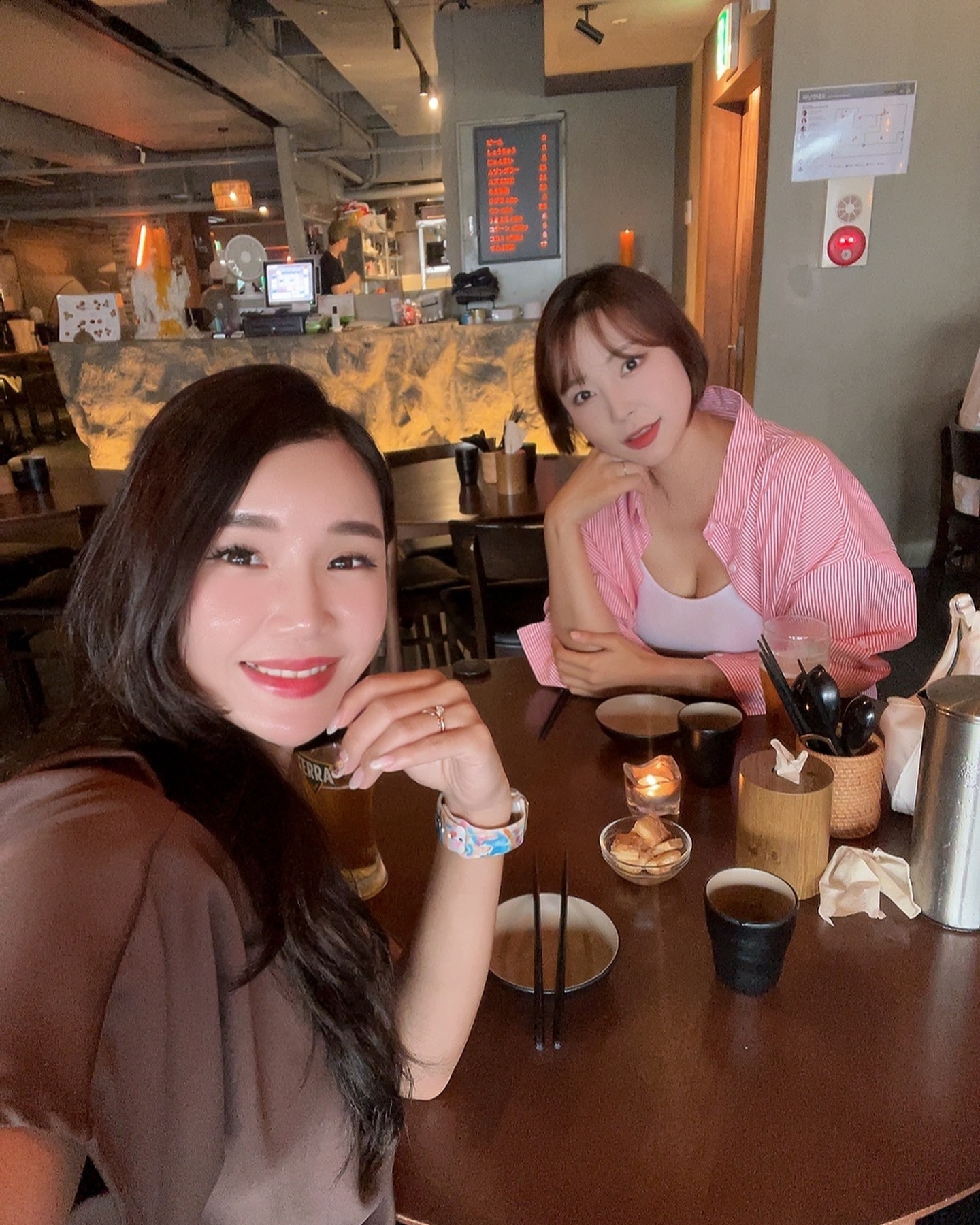 좋은사람과 맥주만 있으면,
언니랑 수다떨면 기분이 좋거든요❤️
P언니랑 급 데이트 이게 행복이지

#범계데이트 #범계역술집 #심야주택 #심야주택범계본점 #범계분위기좋은술집