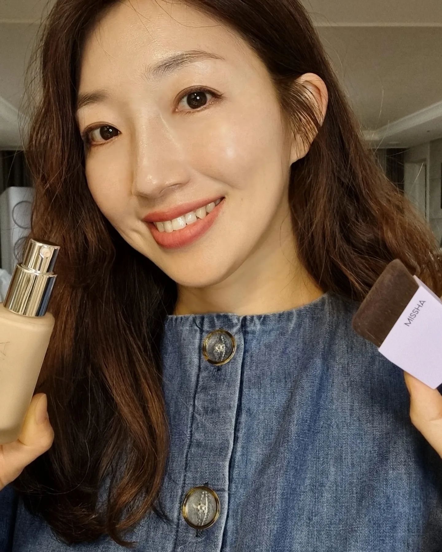 #협찬 #미샤 #파운데이션 #캣치파데

아침부터 저녁까지 다크닝 없이 맑고 화사한 상앗빛 피부 연출을 도와주는 미샤의 신상파데

더 얇아진 텍스처로 피부를 화사하고 환하게 만들어 주어 넘나 딱

 #미샤파운데이션 #레이어링핏파운데이션 #파운데이션추천 #파데브러쉬증정 #파운데이션추천 #파데추천 #미샤파데 #디렉터파이