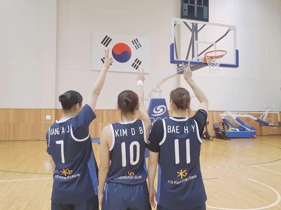 몇년전 쓰던폰에서
덩치는 커도 하는짓은 귀엽던 우리를 발견함✨️
얘들ㅇΓ ヘㅏ진 퍼ገㅏ~♡