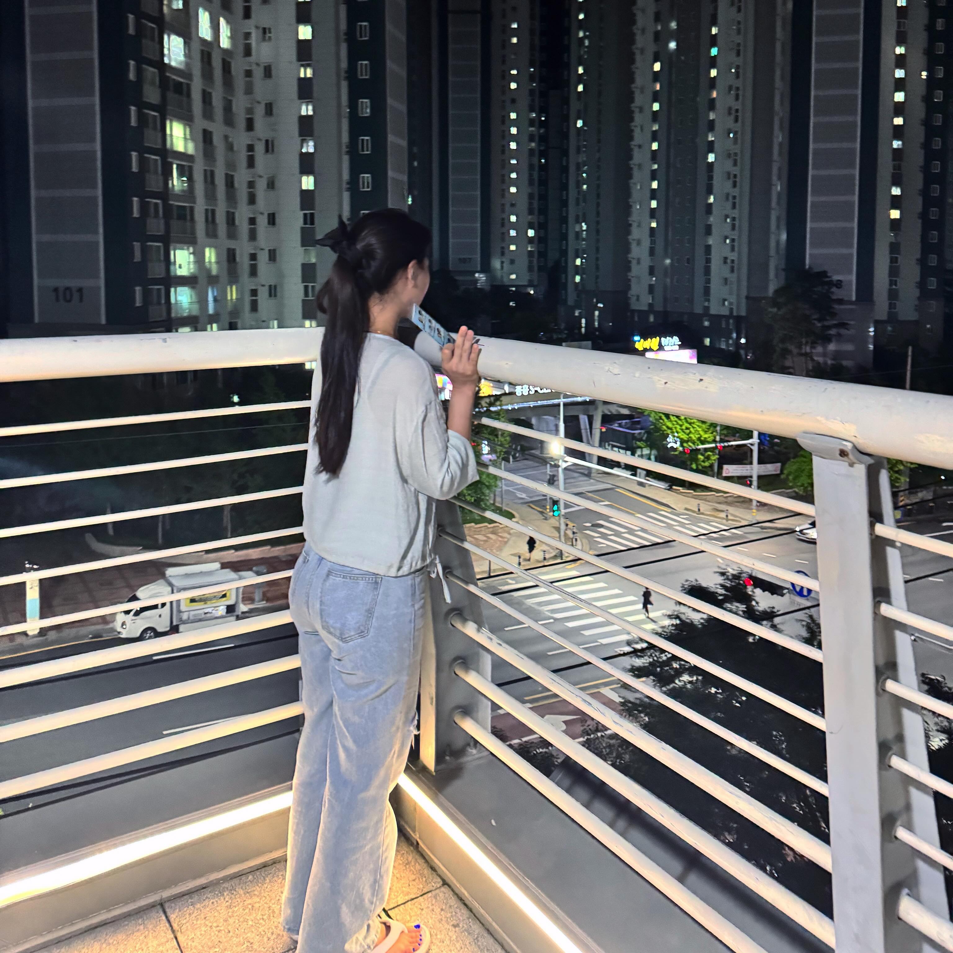 밤 산책 좋아🌙