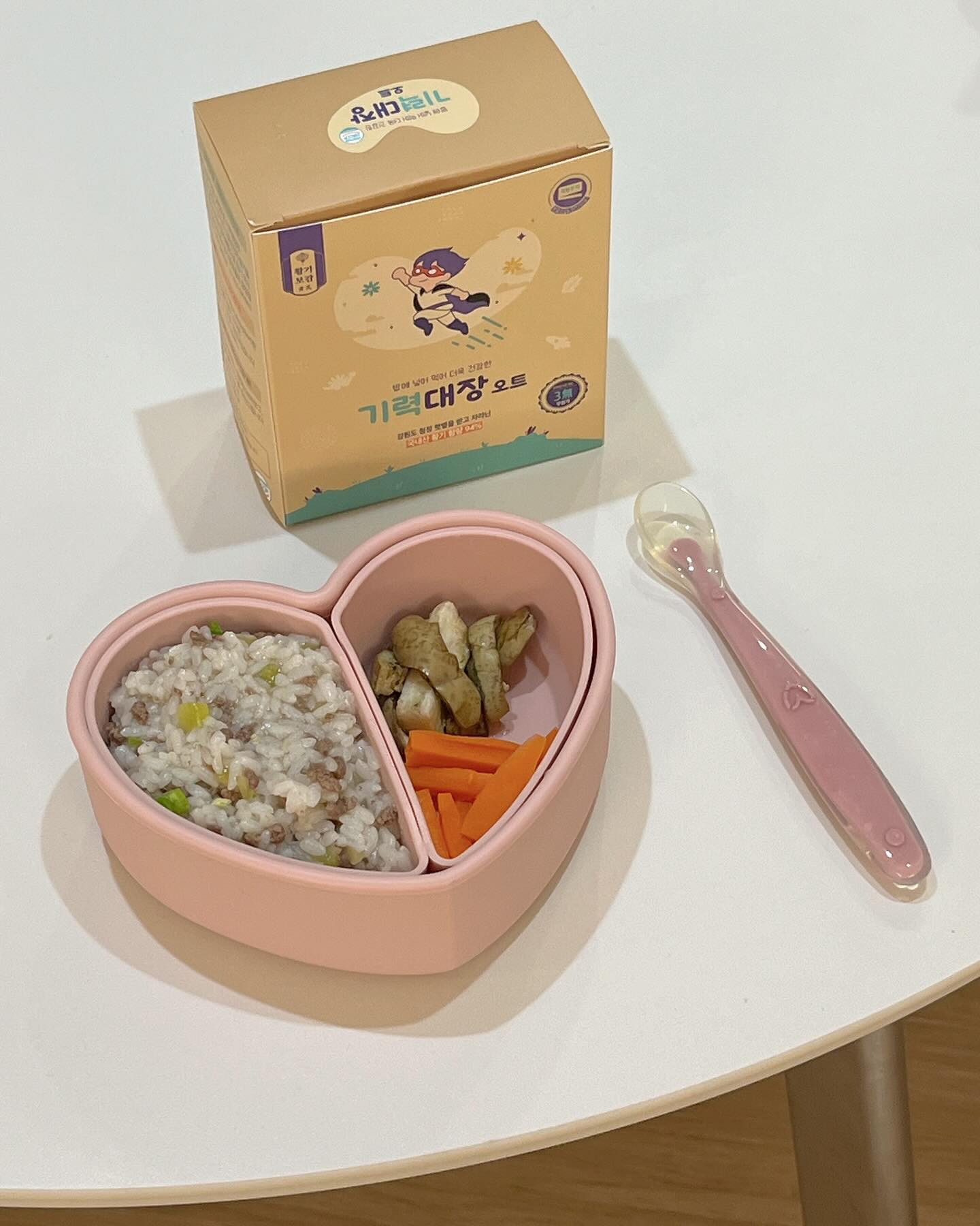 #기력대장챌린지

쌀이랑 같이 불려서 밥 지으면 한그릇 뚝딱🍚
밥태기에 좋다더니 싹싹 긁어먹었어요

로스팅 귀리까지 들어있어 고소함도 두배
맛과 향에도 변화가 없어 거부감없이 잘먹더라구요
저도 한숟가락 먹었는데 찰기도 있고 고소했어요

기력대장으로 밥태기 극복해요 우리🥹❤️