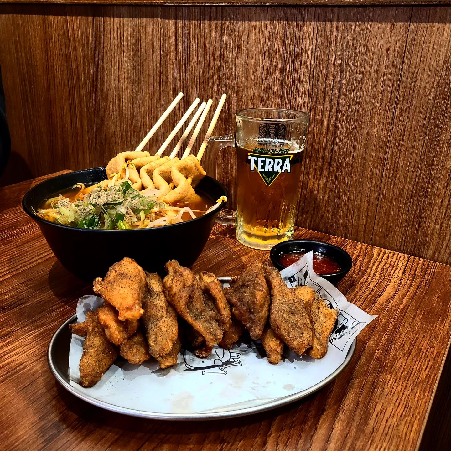 #🍻

닭날개튀김 900원, 생맥주 1900원🍺
이젠 나보다 오빠가 더 좋아하는 생마차❤️

#중앙동술집 #중앙동이자카야 #생마차 #생마차안산중앙점