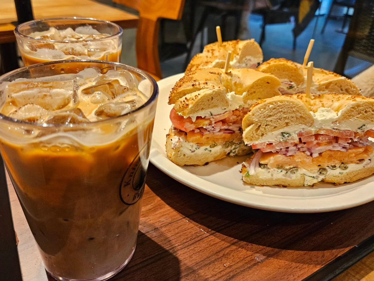 송리단길 니커버커베이글 🥯 

록셔리 연어샌드위치 

존맛🩷

통종한국입맛에 약간 느끼하나
또먹고 싶을만큼 맛났음!!

#석촌호수맛집
#니커버커
#니커버커베이글 
#송리단길맛집

#먹스타그램

#푸드스타그램 #존맛탱 #맛있다 #먹팔맞팔 #먹방 #맛스타그램 #맛집스타그램 #맛집탐방 #비주얼깡패 #음식스타그램 #핵존맛 #맛집추천 #먹방 #먹스타 #먹팔 #먹팔선팔