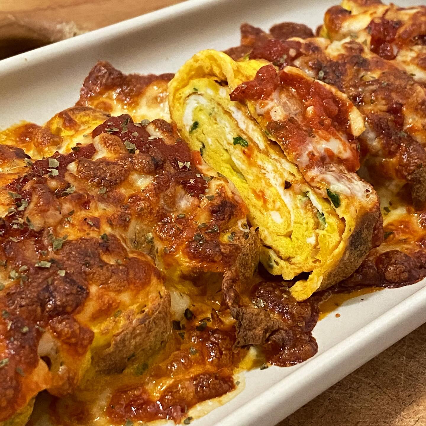 24.1.4🍽️🤍
계란말이를 했는데 케찹이 없어서
피자소스를 뿌렸는데 모짜렐라가 뿌리고싶은
본능에.. 에프 180도 7분 돌렸더니
아침부터 맥주딸뻔했다😋