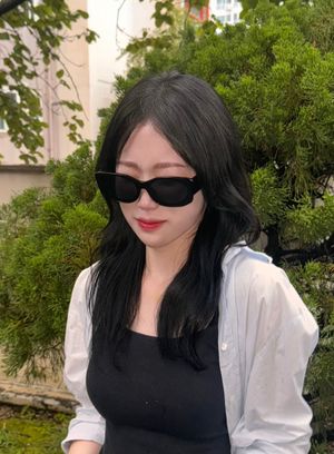 [SeeChic] 뉴트로 키치 타원 캣아이 선글라스