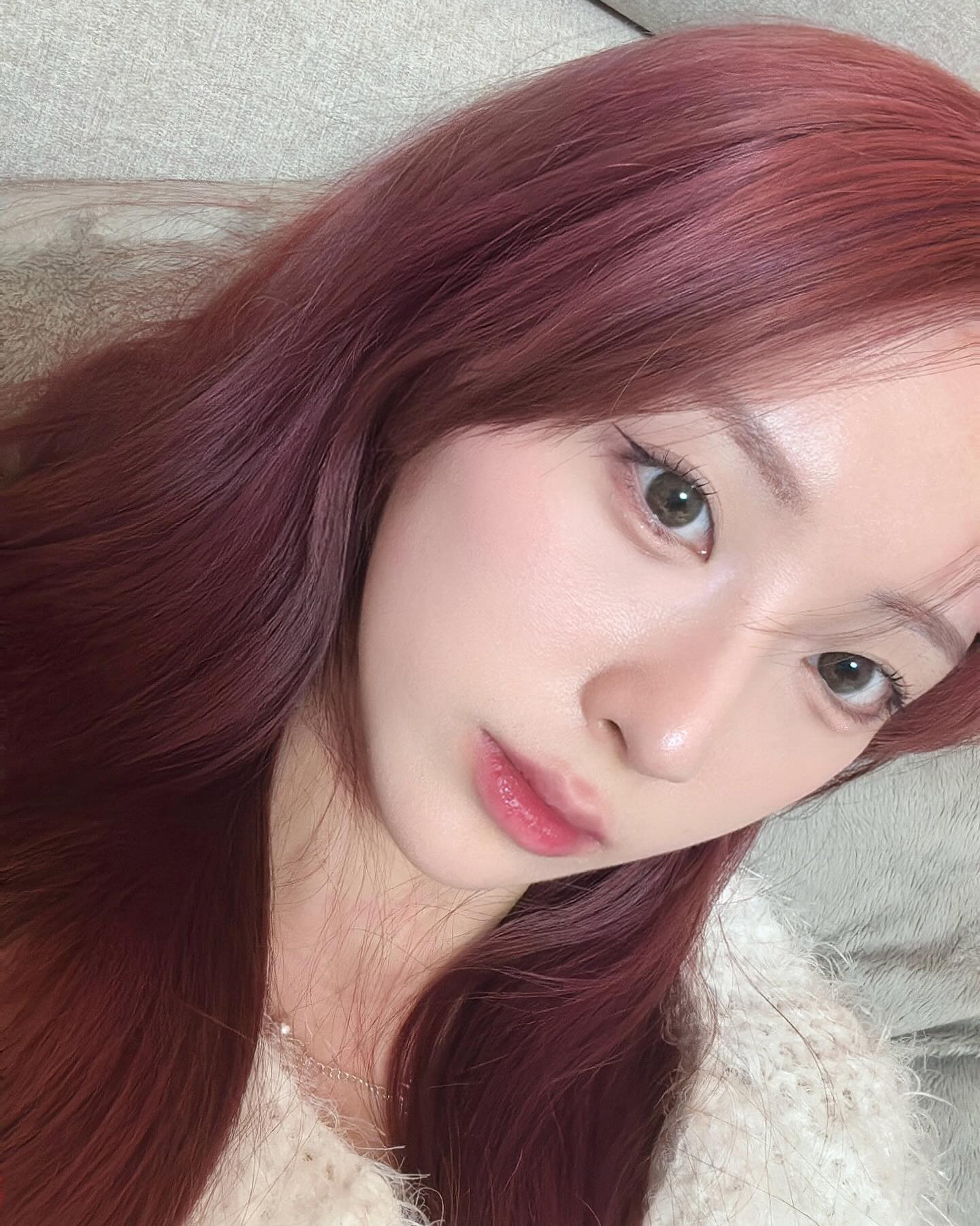 #렌시스 #제품제공 

저는 렌시스 페이브 브라운을 착용해봤어요! 
착용감도 편하고 은은한 컬러라 데일리로 끼기 좋은거같아요 🙆🏻‍♀️🤎🩶

렌시스는 전국 택배배송이 가능하답니다✈️

#렌즈추천 #데일리렌즈 #페이브 #페이브브라운 #페이브그레이