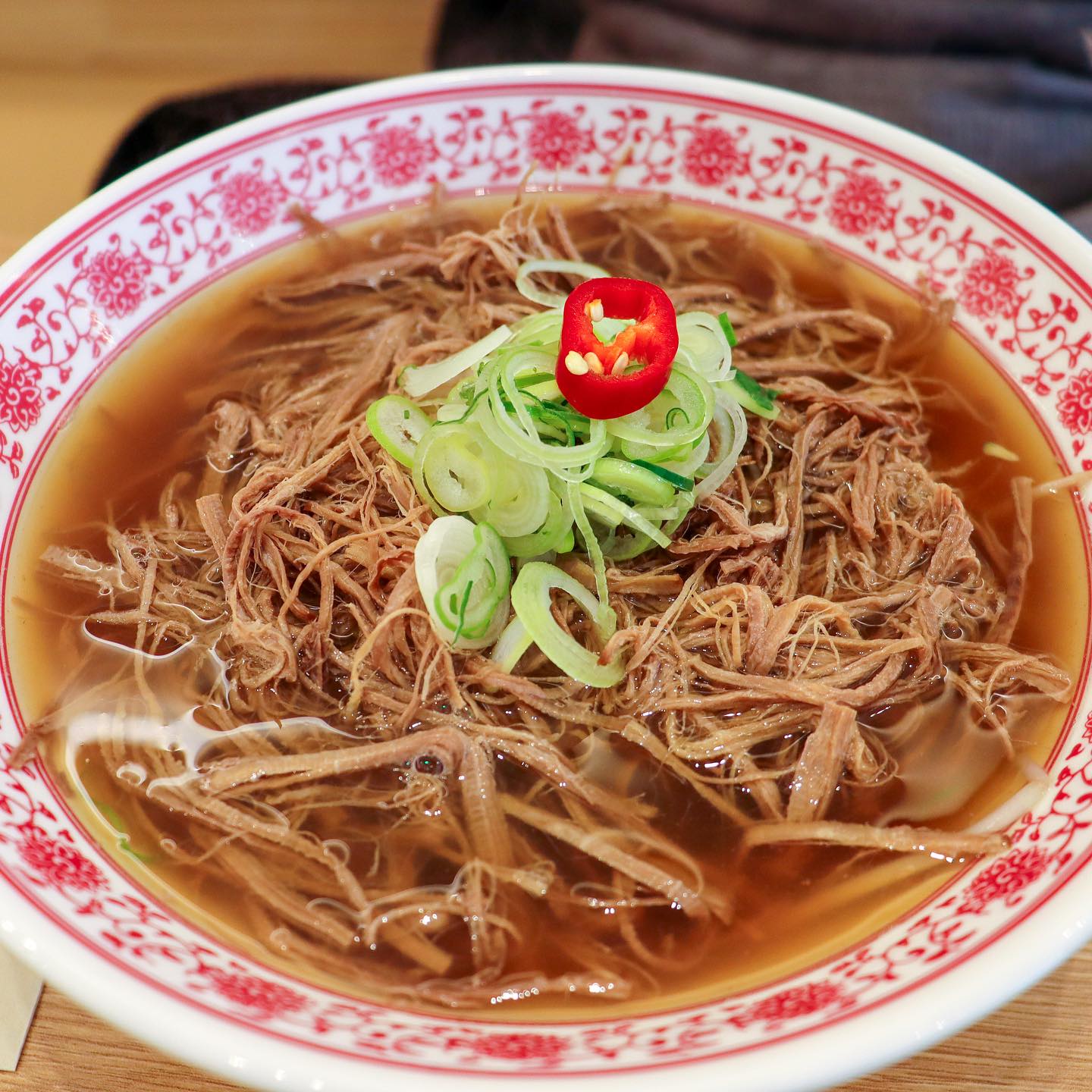 #수유월미당 해장음식으로 최고인 수유쌀국수🍜
-수유역에서 7분거리

해장음식으로 넘버원인 수유 쌀국수. 쫀쫀하게 구수하고 깊은 육수를 먹어보고싶다면 아무래도 6시간 넘게 우린 육수를 자랑하는 곳으로 들려야하지않을까. 바삭한 새우짜조도 이곳만의 명물. 

🌷수유 월미당
🌷서울 강북구 도봉로 381 1층
🌷차돌쌀국수(10000원),양지쌀국수(10500원)

#수유맛집 #수유쌀국수 #우이천맛집 #월미당수유점 #우이천 #수유역 #수유역맛집 #쌍문맛집 #창동맛집