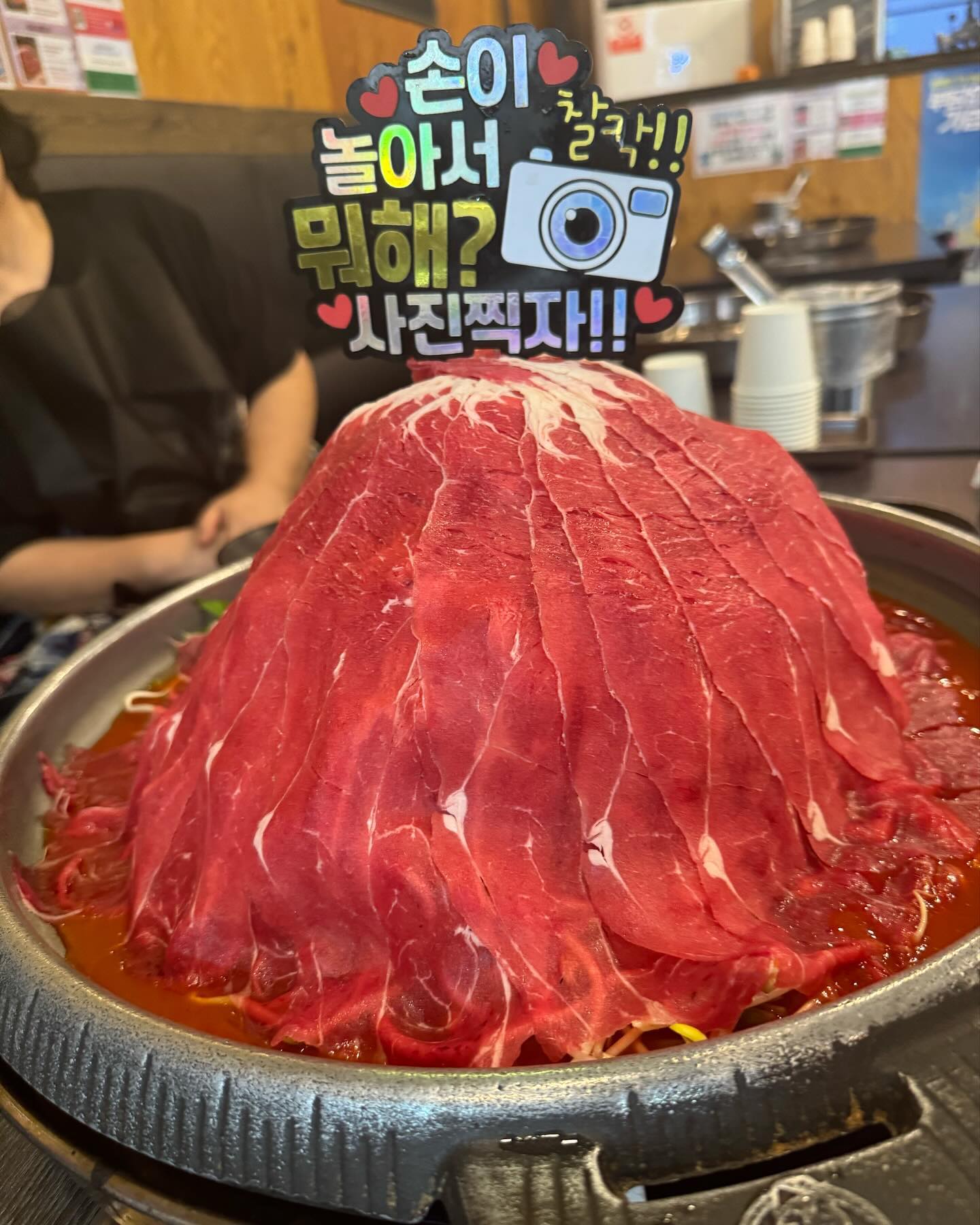 백년불고기물갈비 야탑점 다녀왔어요!!

 맛있는 퀄리티 좋은 고기가 잔뜩 있어요!!
양념도 얼큰하고 살짝 매워서너무 맛있게 먹었습니다. 
고기 퀄리티 무엇 입에서 사르르 녹아요. ..❤️
직원분 서비스도 너무 너무 좋아서 재방문 할 것!!

#백년불고기야탑점 #야탑맛집 #분당맛집 #성남맛집
