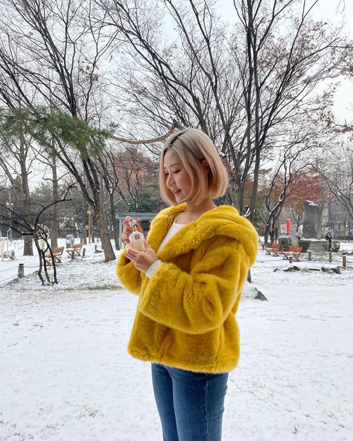 오혜연 on Instagram: "#광고 🤍셀마르 오드뚜왈렛 프리미에 아무르🤍 ❤️요즘 데일리 향수로 뿌리고 있는 셀마르!! 뿌리면 뭔가 청순한 느낌..? 부드러운 우유 비누 향 같은데 잔향
