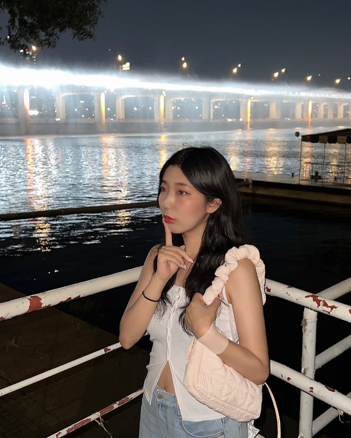내가 제일 좋아하는 8월 시작🩵
세상 더워도 8월은 좋아,, 🦋