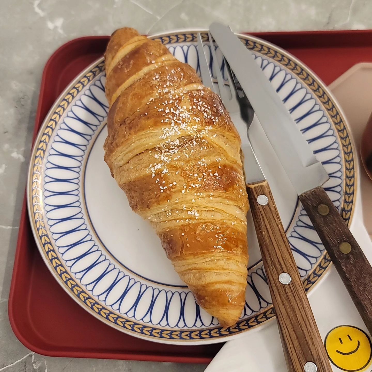 1시간 정도 남은 시간 떼우려구 근처 카페
또또 방문한 cafe_cow.b 
커피랑 빵도 역시 맛있었는데, 인테리어도 보고 또 반함🤩
의자 다리에 양말도 넘 귀여움🥰😍

#강북구맛집 #수유맛집 #카페 #카페카우비 #카페추천 #먹스타일상 #먹팔맞팔 #mukstagram