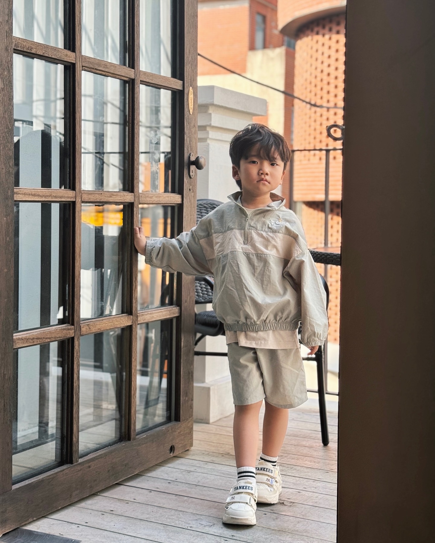 정우 옷장 가득한 베베쥬 옷들🤎
베프2기 놓칠 수 없지 ◡̈ 

🏷️ bebezoo_korea 
#베베쥬 #프렌즈 #베프2기