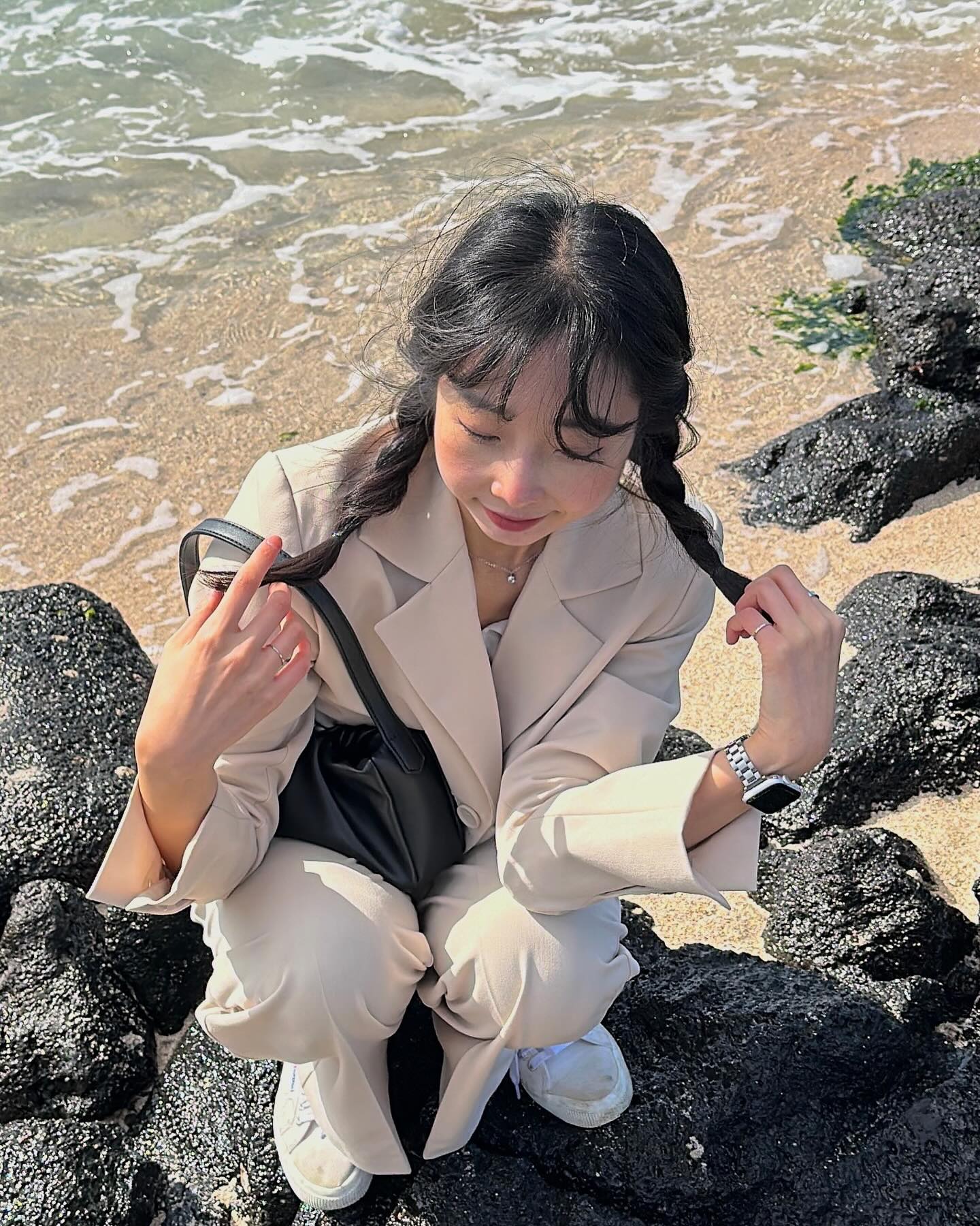 바람 짱 많이 불고 추웠지만 햅삐🫶✨

인생샷 많이 건졌는데 하나씩 풀게영 :D

#제주 #제주도 #곽지해수욕장 #애월가볼만한곳 #제주도여행지 #셀카 #제주도인생샷 #3월제주도