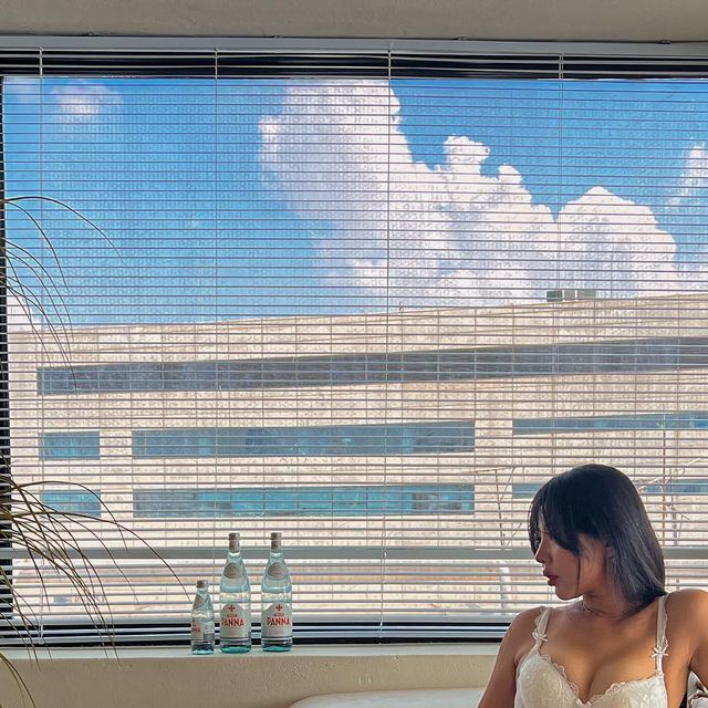  Mercedes 송예슬 on Instagram: "Planning my vacay in my fav combo ⚪️🎀

레이스가 너무 매력적인 아이비 세트💕 화이트 색상으로 깔끔하고 핏도 너무 예쁜 아이✨ 입으면 괜히 기분이 좋아진다❤️ 나도 여성스럽게 만들어버리는 마법을 가진 @dorosiwa 아이비 세트 

제품 정보는 프로필 링크에서 확인~ 

#도로시와 #dorosiwa #도로시와파트너 #노와이어 #노와이어브러추천 #속옷추천 #속옷브랜드 #속옷브랜드추천 #속옷 #model #모델 #프로필 tan skin - healthy lifestyle - Korean fashion - model life - Seoul fashion - vacation - city life"