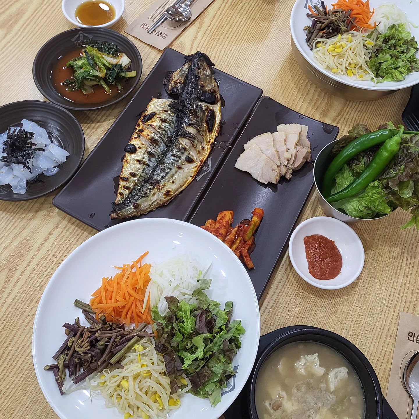 #희락보리 #에버랜드맛집 #에버랜드 #보리밥 #다투모용인 #먹스타그램 #먹스타맞팔 #맛집스타그램 #한정식 #용인한정식 #용인한식 #고등어 #비빔밥 #foodie #foodstagram #yongin #everland #korea #koreanfood #bibimbap