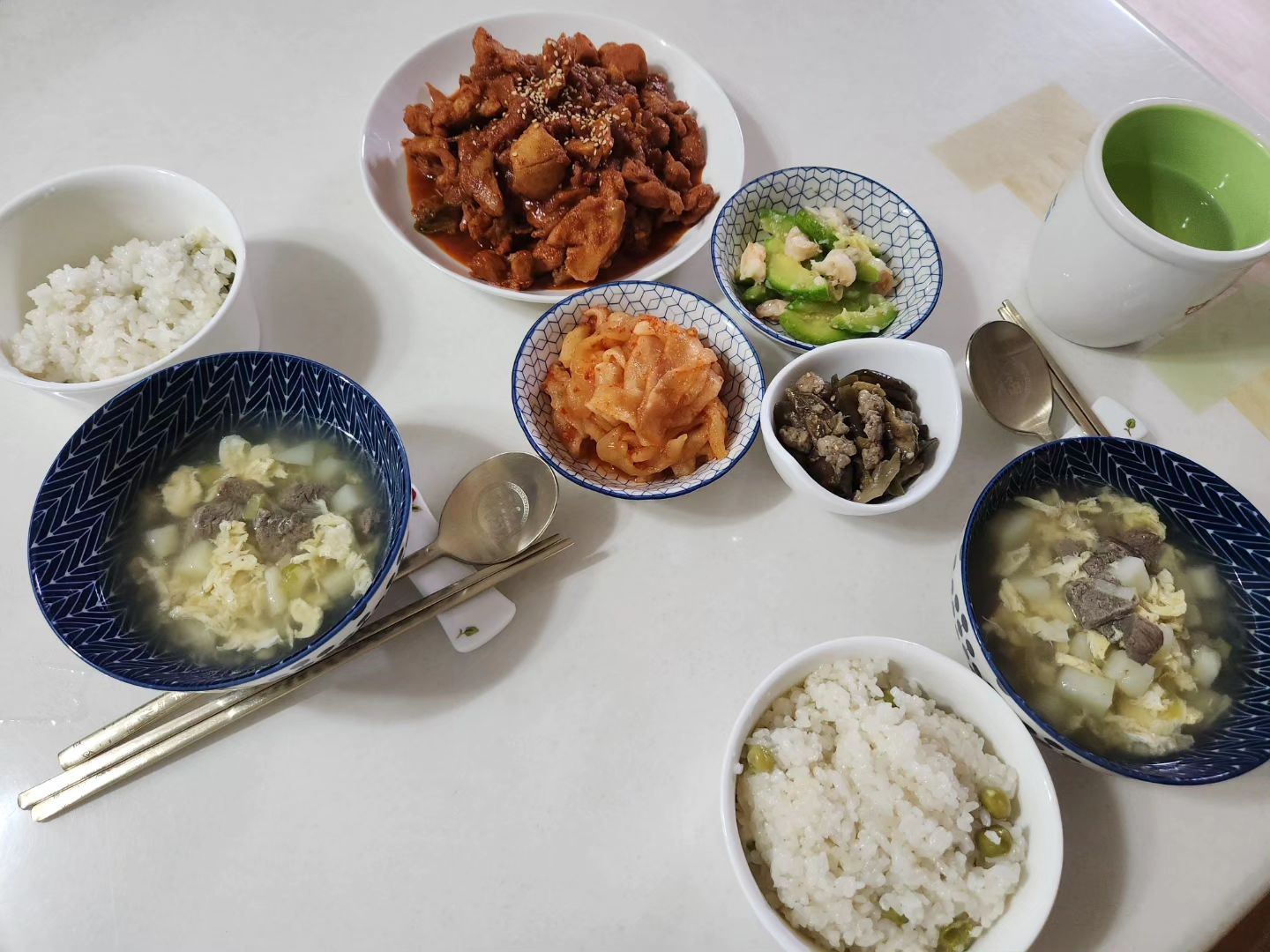 #저녁밥상기록 #저녁메뉴 #저녁스타그램 

이사온지 딱 한달
이사전 냉털과 이사 후 정신없어 굶고 푸드트럭 쇼핑가서 외식
드디어 그나마 80%주방 적응 됨
키가작은 난 싱크가 높고ㅋ 위에 싱크수납은 두번째껀 계단이용해야함😵‍💫
요즘엔 평균키가 높아져 다 높나보다ㅋㅋㅋ

1. #소고기감자계란국 직접양념한 #닭갈비 
2. #김치볶음밥 위에 #치즈함박스테이크 
3. 냉털위한#순대 #떡볶이 #어묵국 
4. 남아있던 닭갈비 #어묵국 에 #계란찜 추가
5. 이사와서 2주정도만의 첫 밥 #차돌된장찌개 국물자잗#두부조림 
6. 남아있던 된장찌개에 #치즈돈까스  반찬 하나씩 만들기 시작
7. 현서 수업으로 시간없어서 #밀키트 #짬뽕 #짜장면 
8. 토란이 좋길래 사다가 #토란국 #계란찜 
9. 토란국에 #김치제육볶음 
10. 김치제육에 진한국물 #북어국 

이사한달이지만 아직도 적응 힘들고🤯
아직도 어렵고 한달쯤 지나야 100% 적응될듯ㅋ
다음주는 여행 유치원입학설명회 그담주는 현서 세돌 
바쁘다바빠