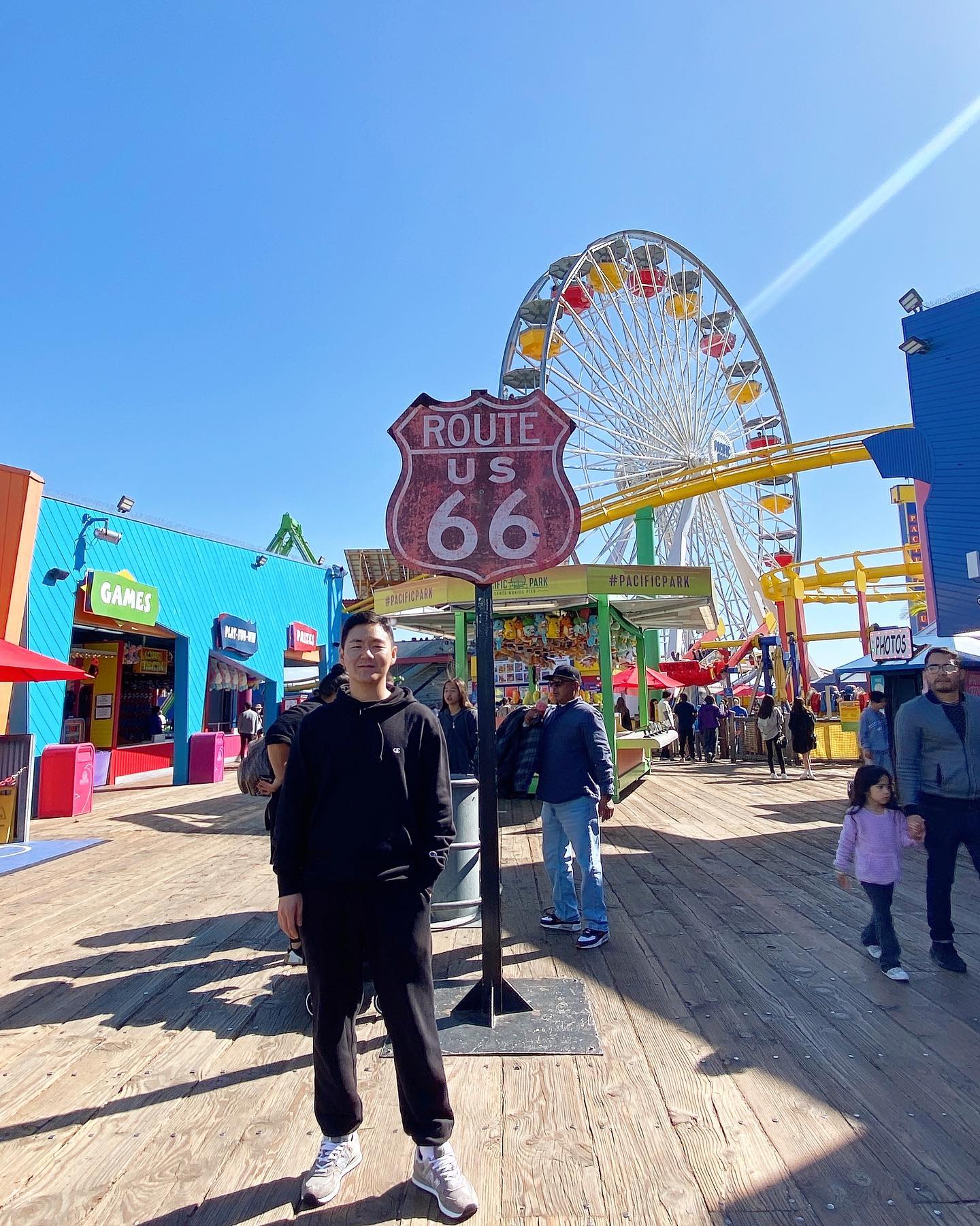 Santa Monica🇺🇸

#산타모니카피어 엘에이 가기전부터
와이프가 하두 산타모니카~산타모니카
해서 와봤는데 

놀이공원+바다= 와이프기절